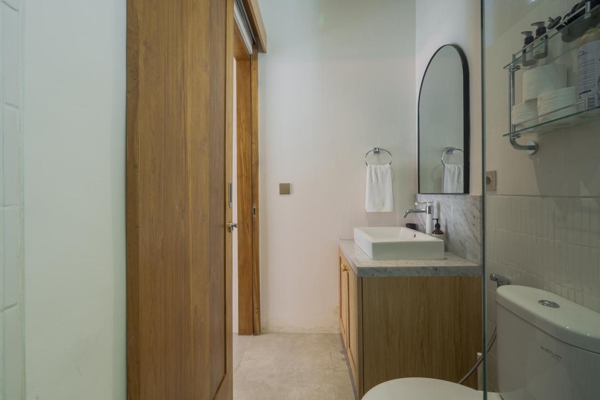 One-Bedroom Apartment with Pool View