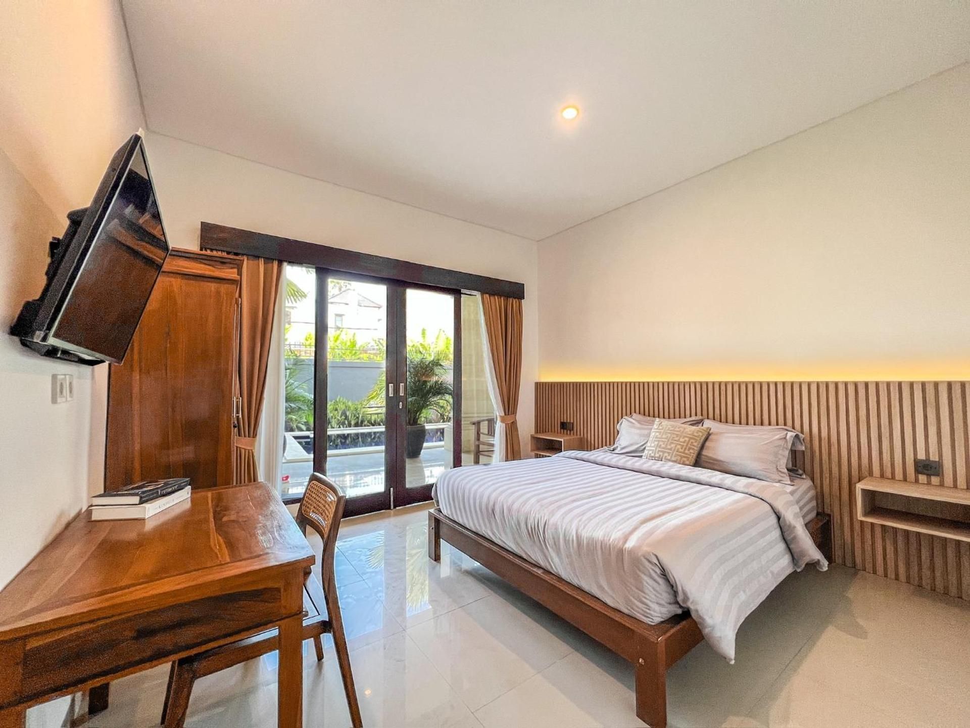 Deluxe Queen Room