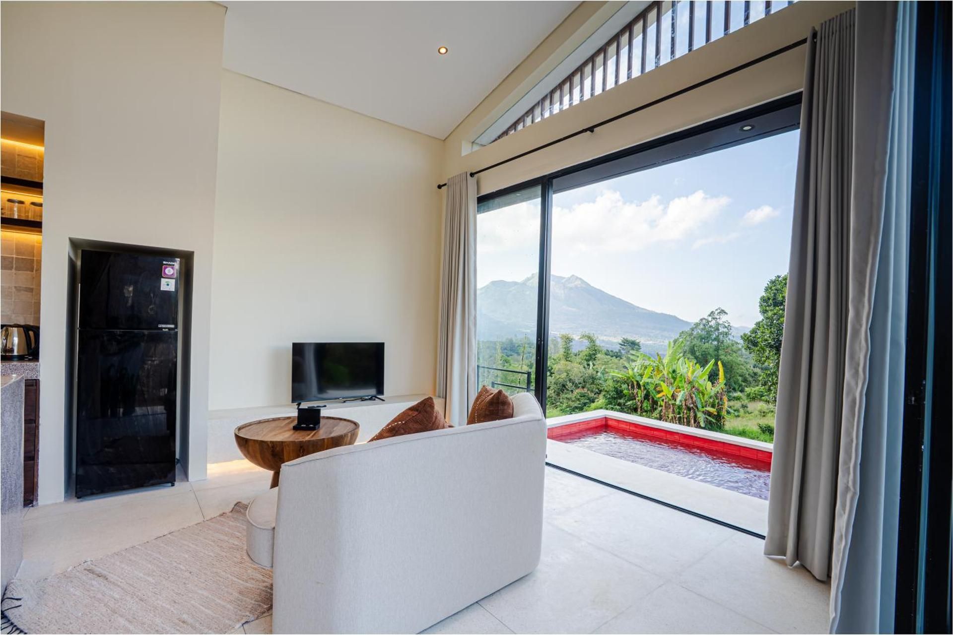 shared lounge/tv area