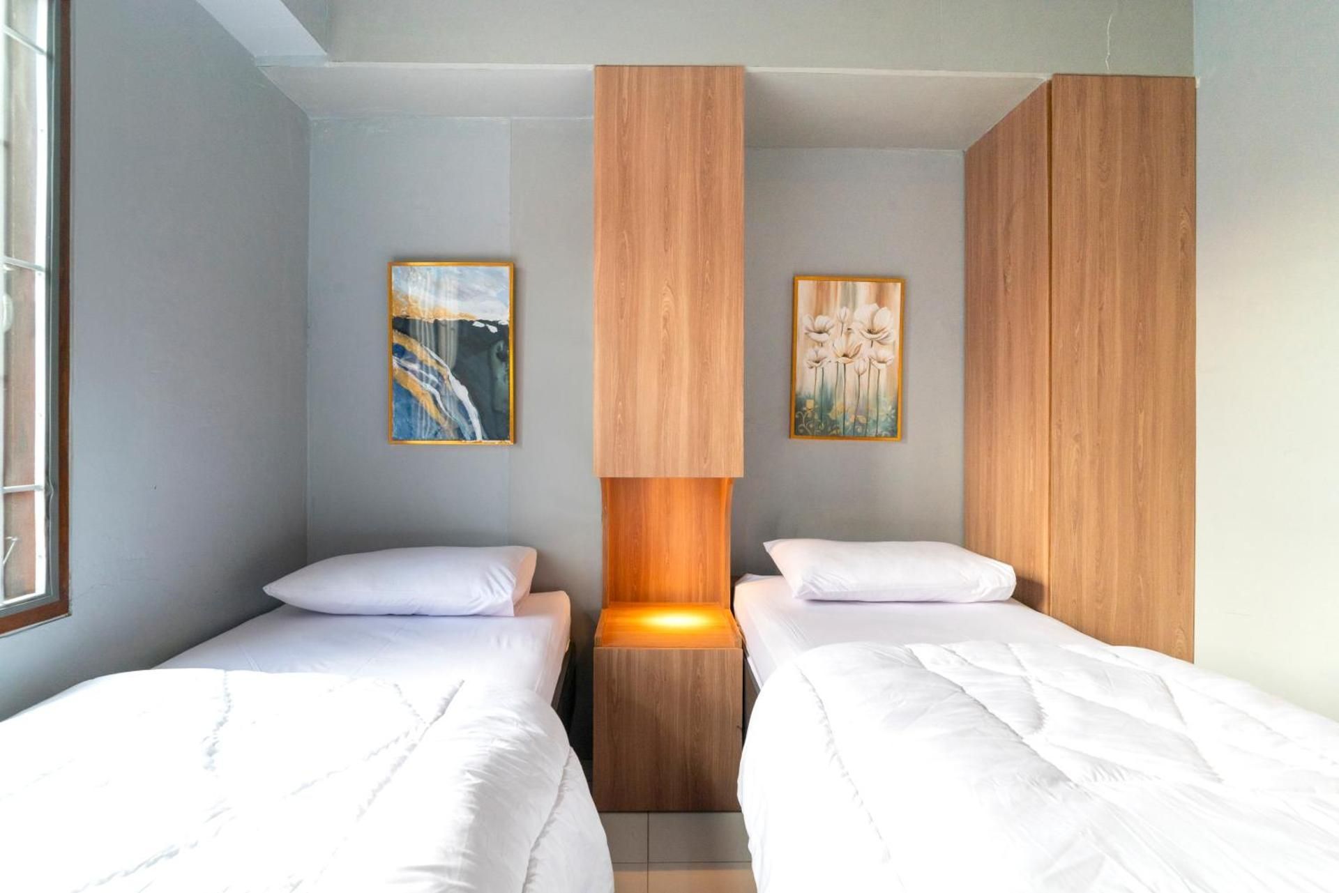 Standard Twin Single Bed