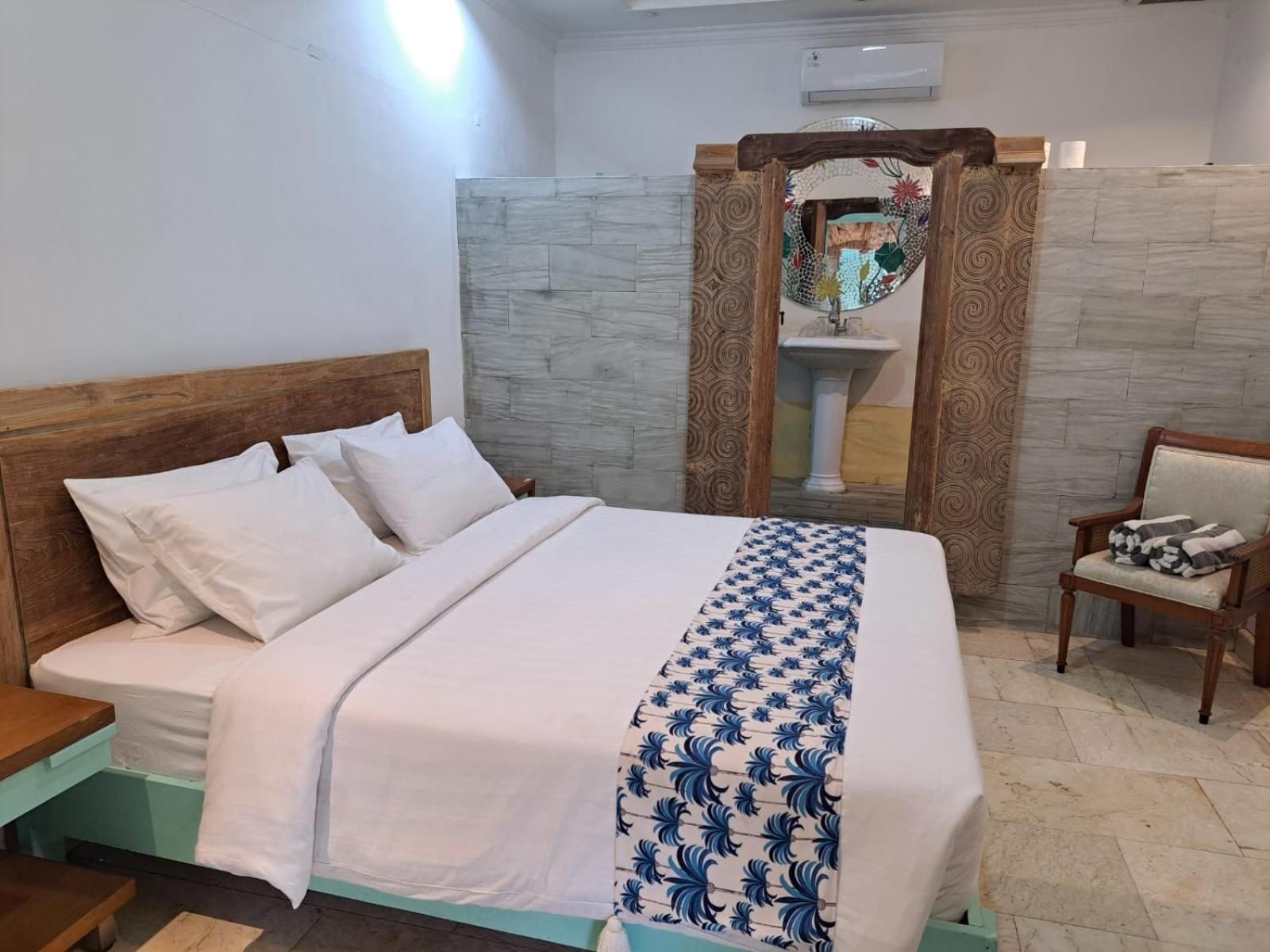 Superior King Room