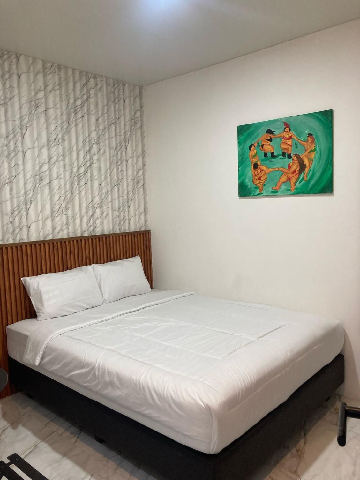 Superior King - Room Only