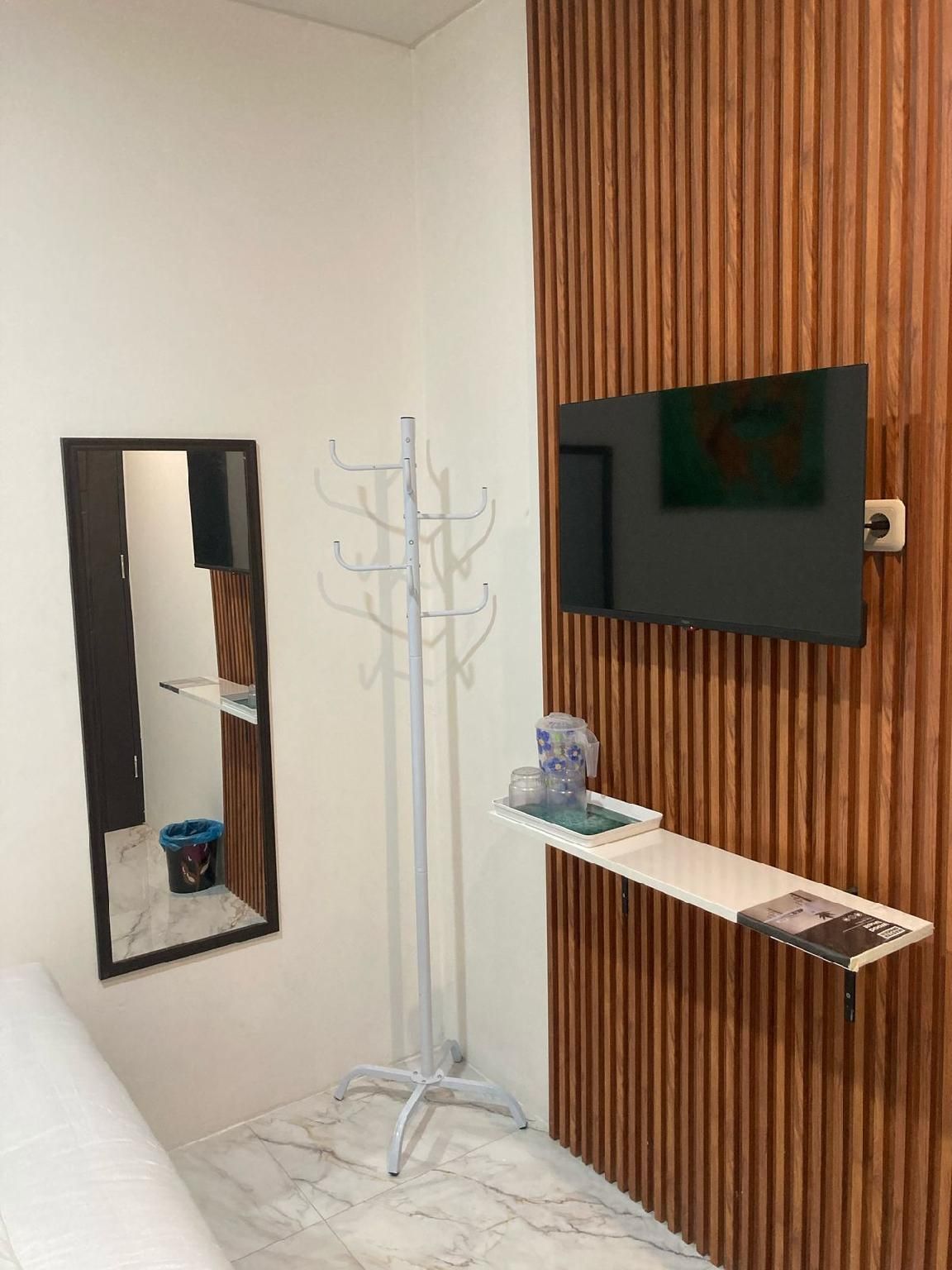 Superior King - Room Only
