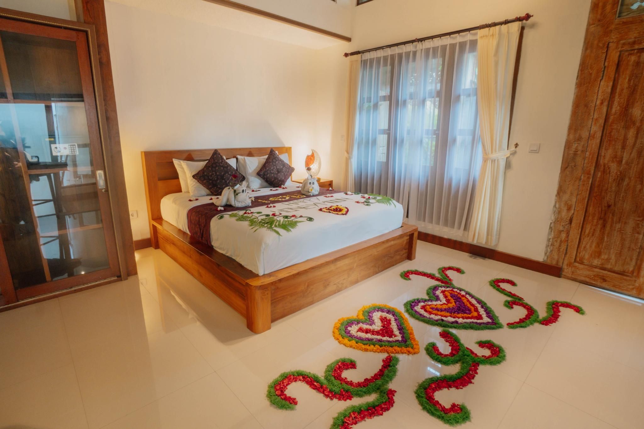 Superior Valley View Room
