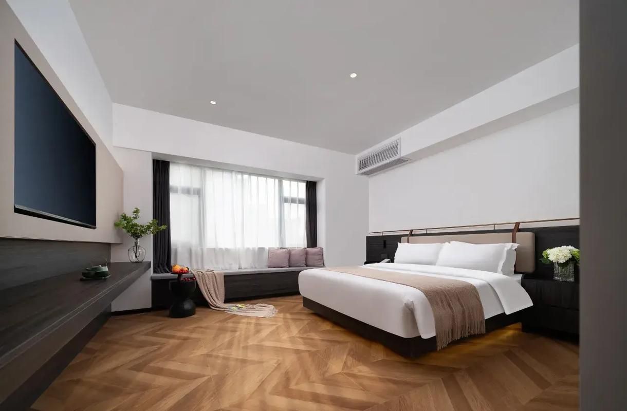 WH - Deluxe Bed Room