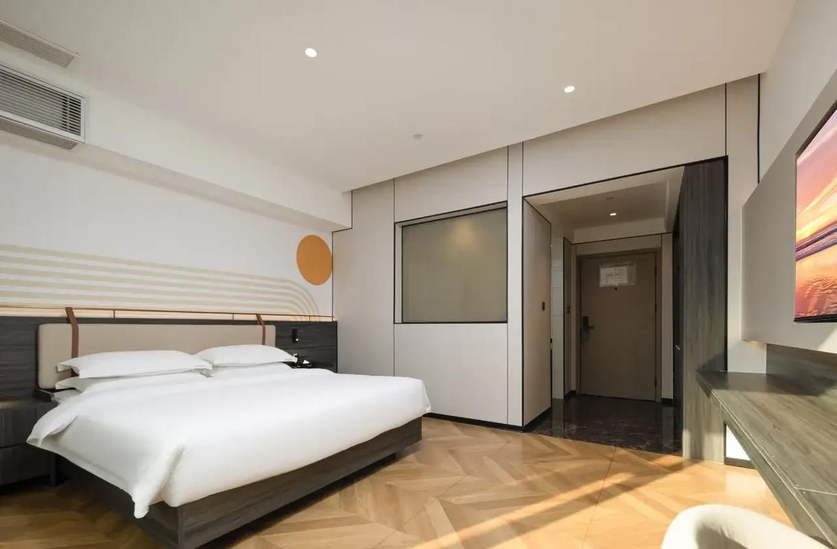 Queen Superior Room