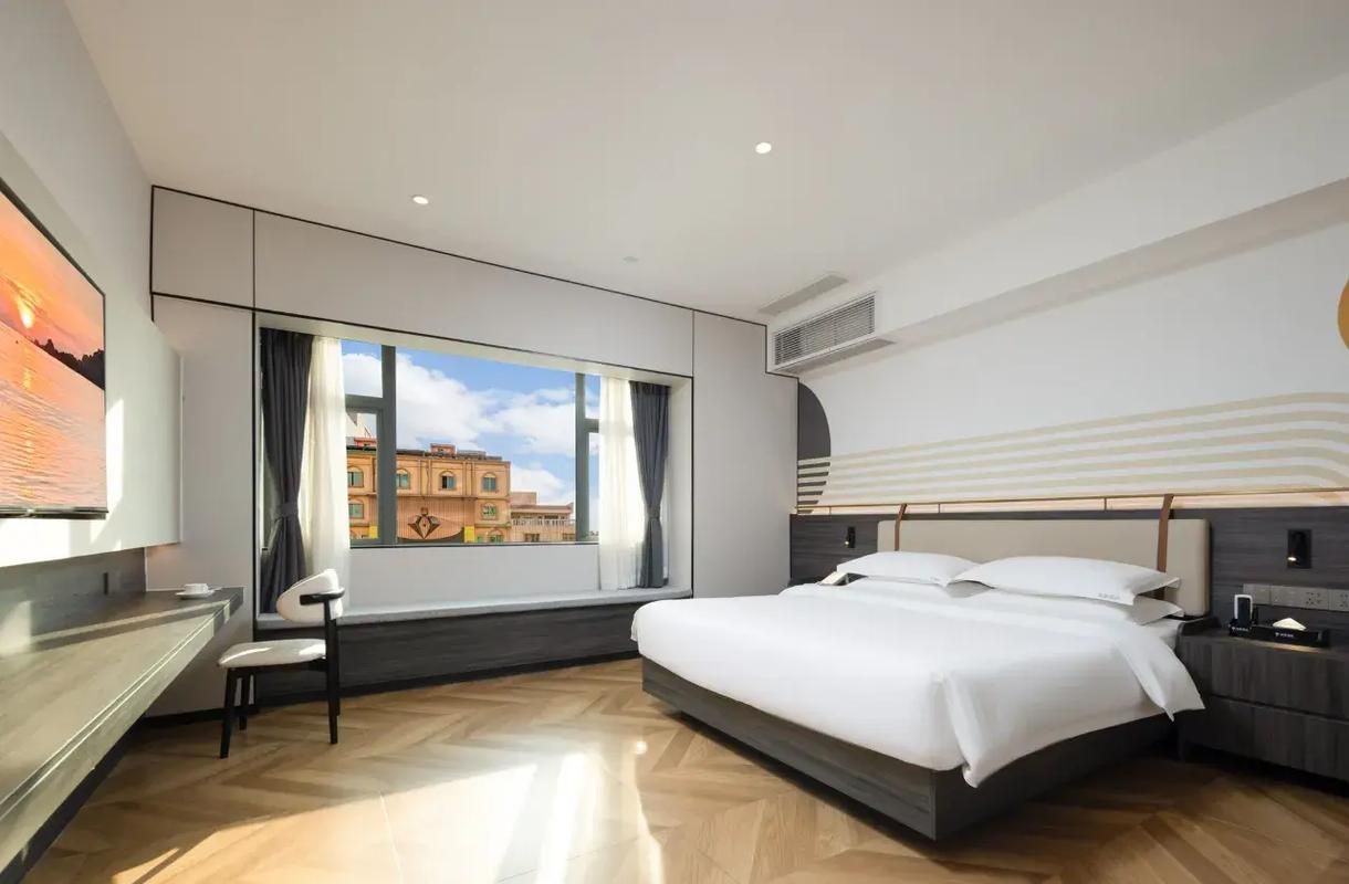 Queen Superior Room
