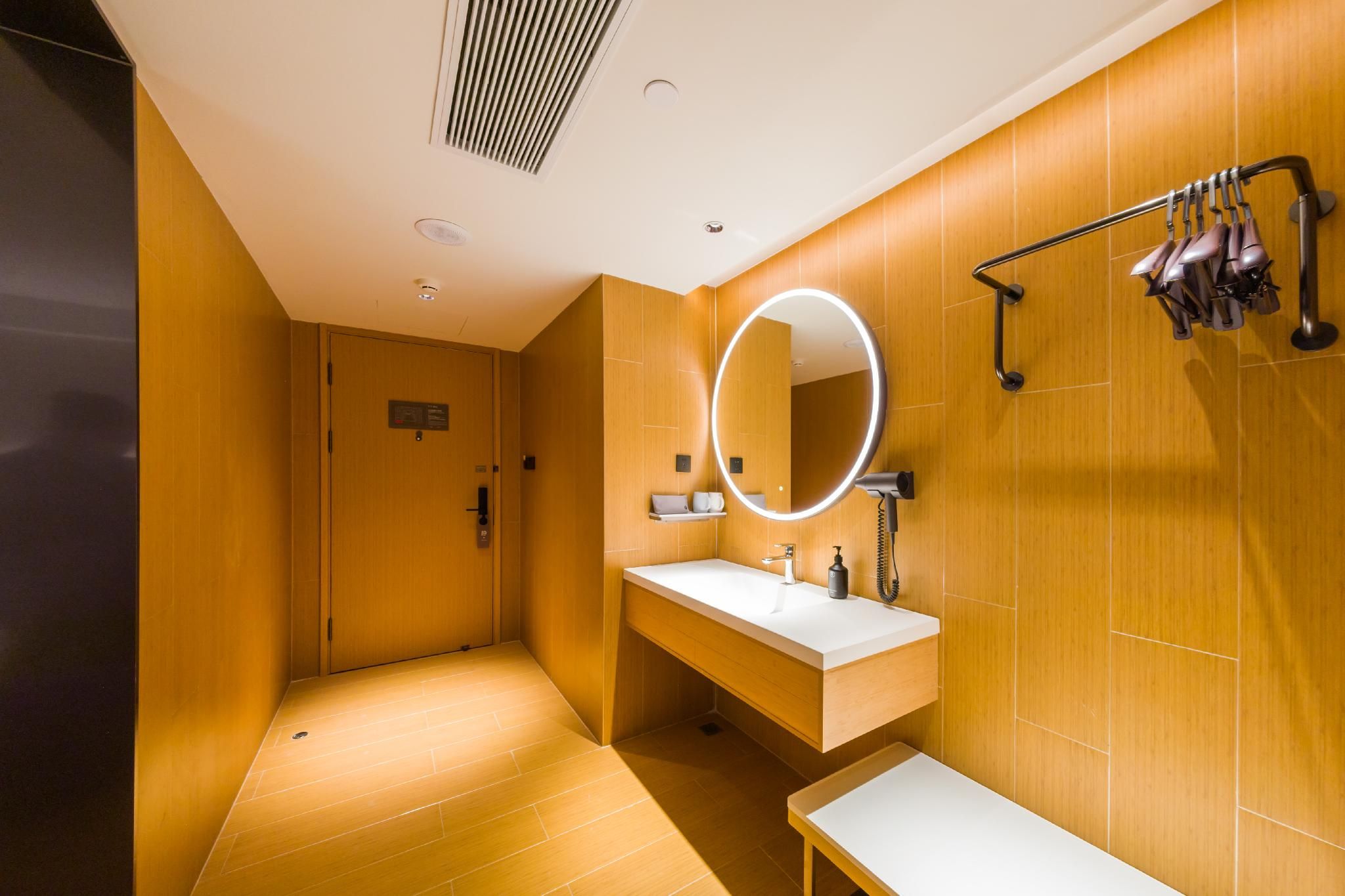 Ji Hotel Sanya QianguQing Suite 2