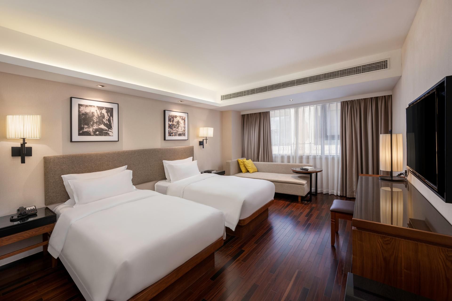 Four Seasons Room with 2 Twin Beds
