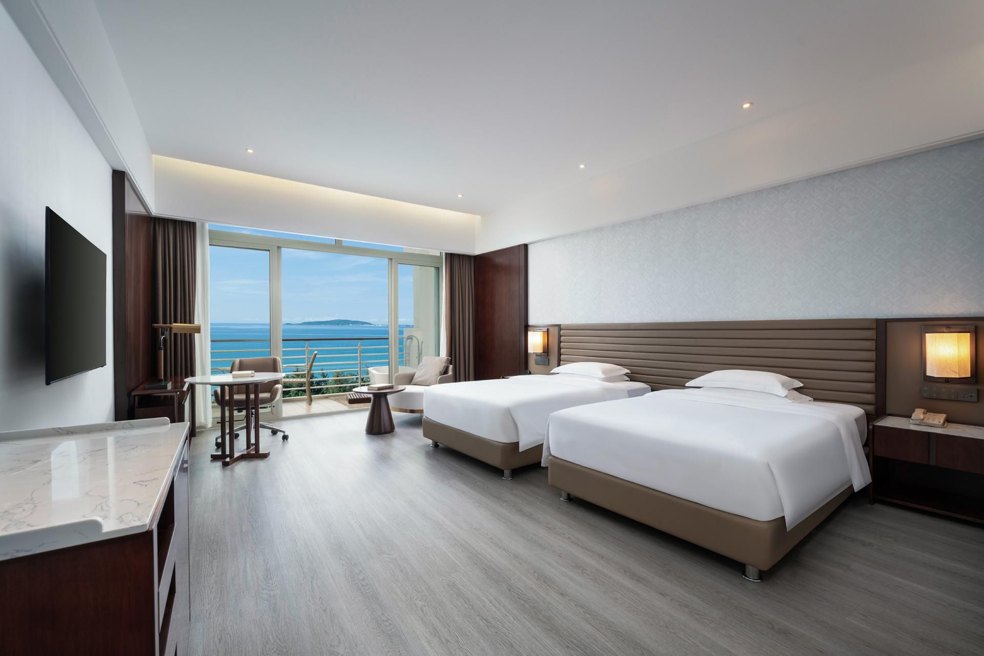 Deluxe Ocean Twin View with Balcony