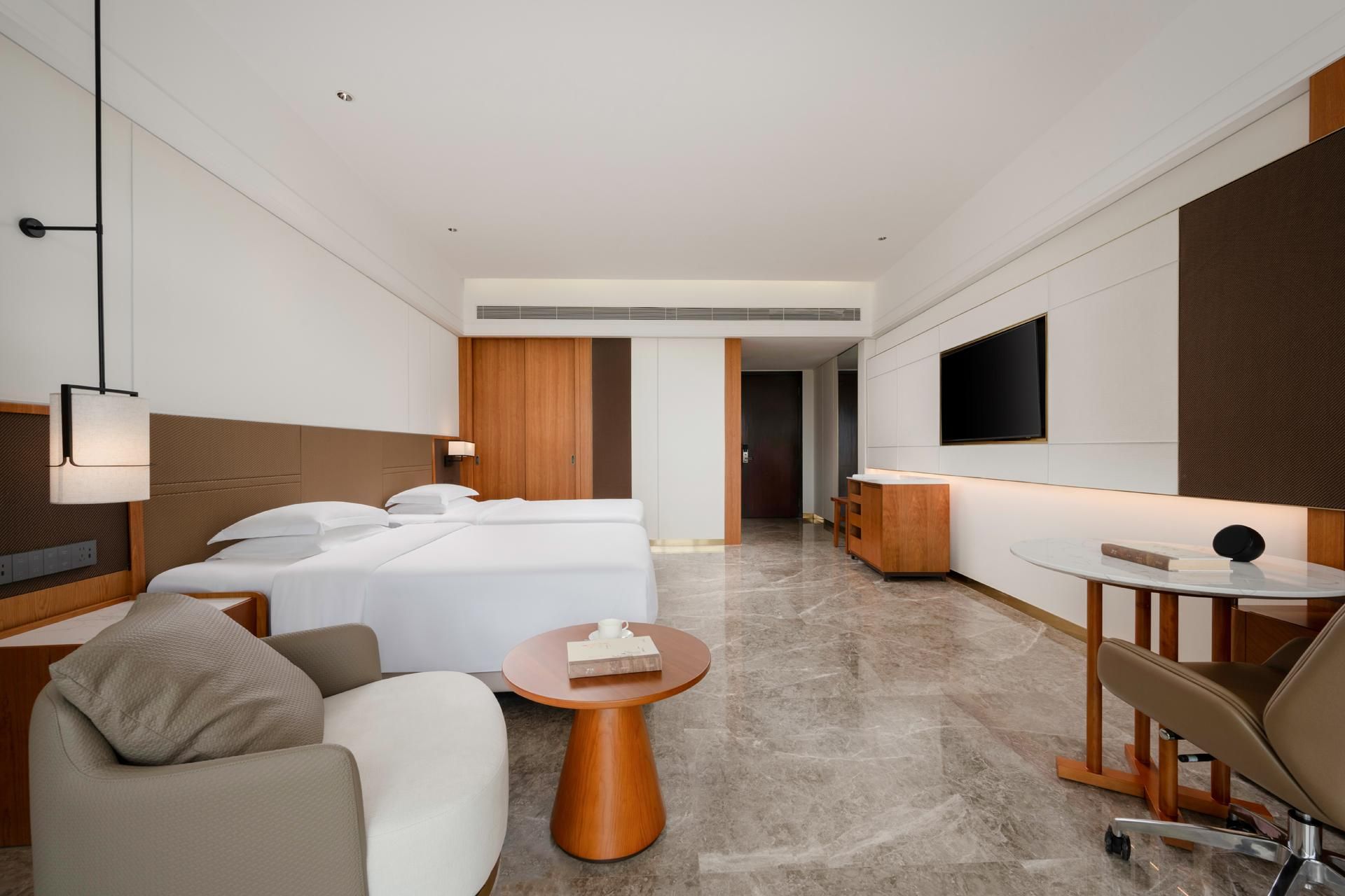 Deluxe Ocean Twin View with Balcony