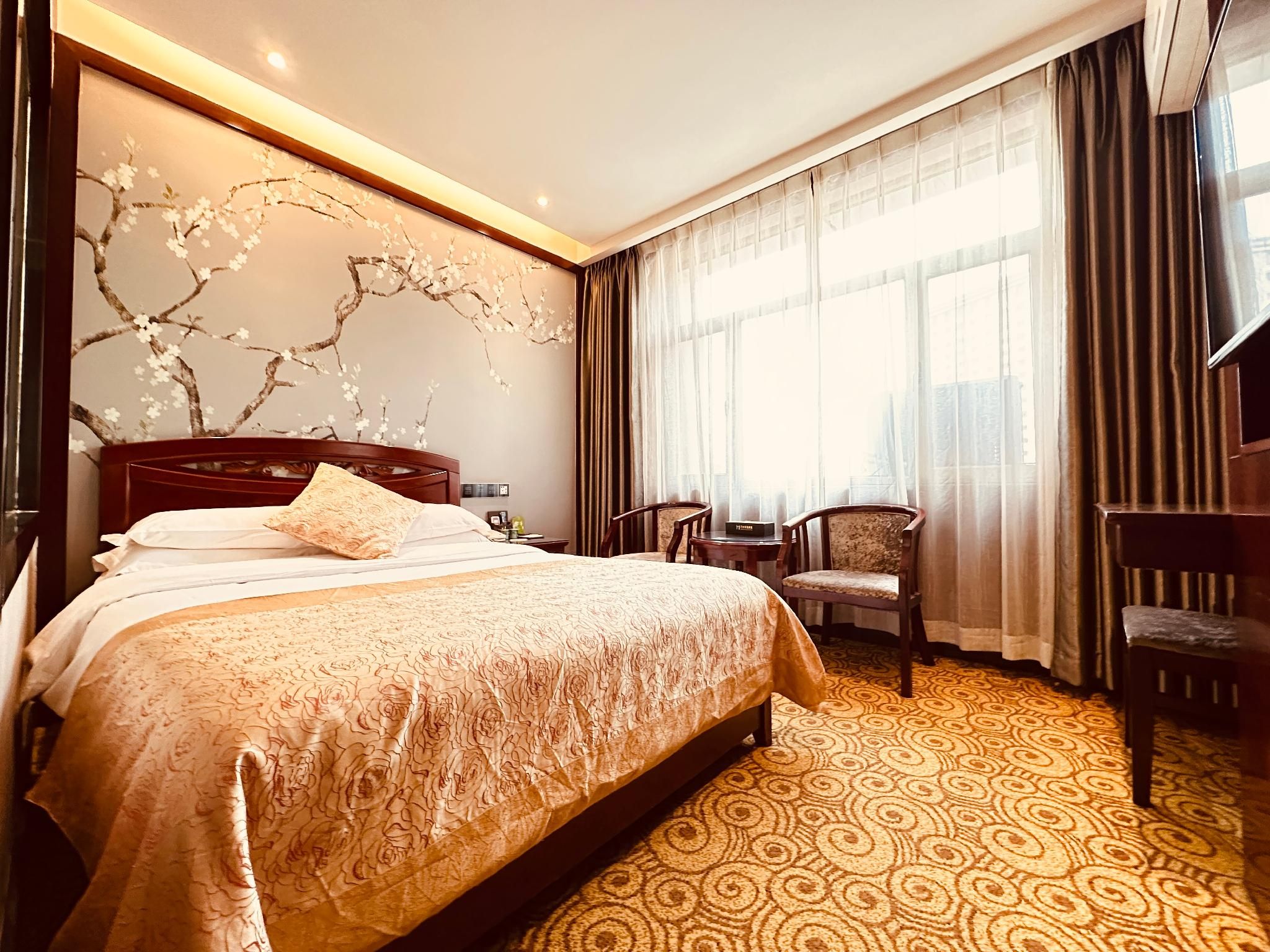 Queen Bed