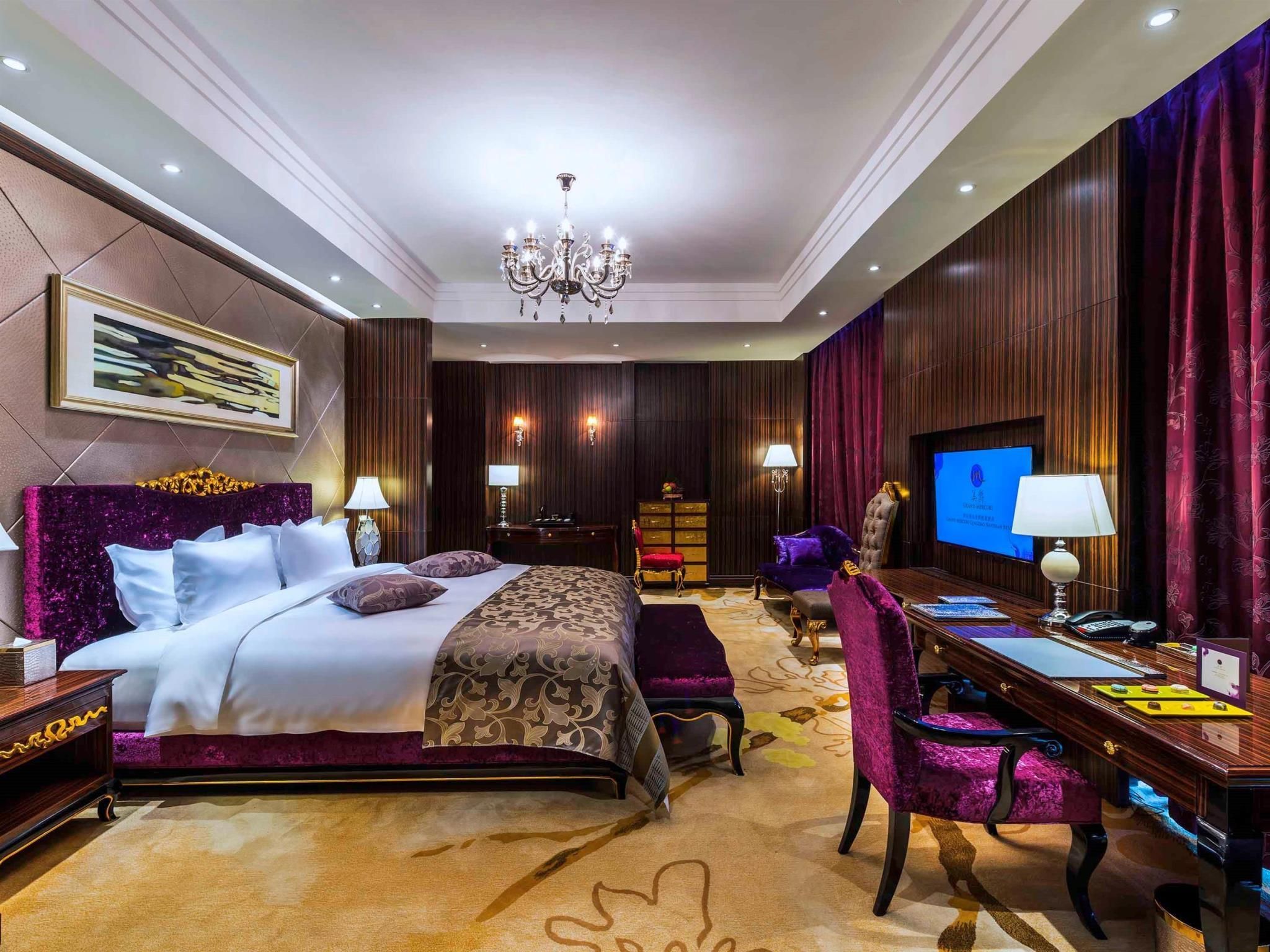 Deluxe Room with 1 King bed