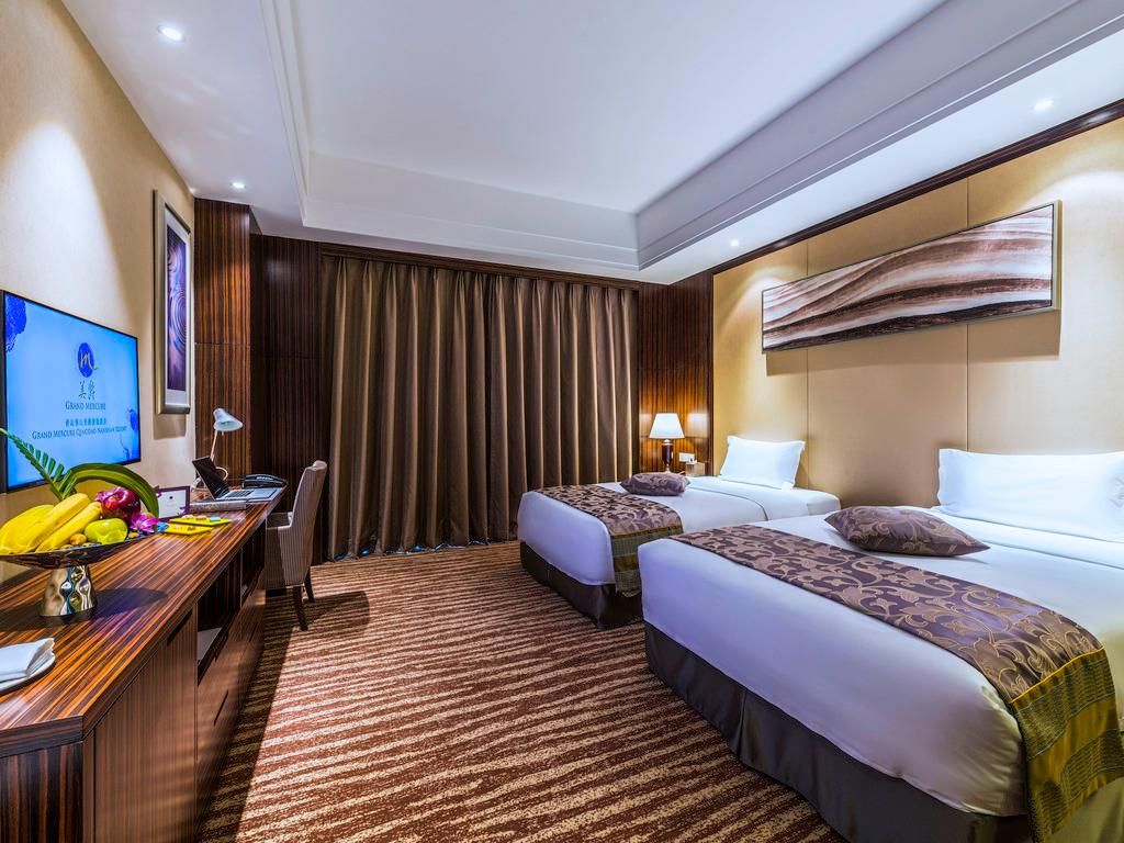 Executive room with 2 single beds