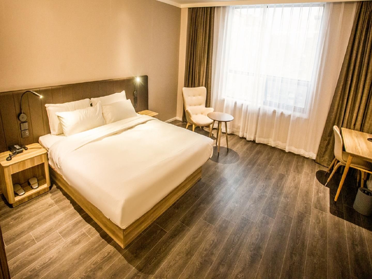 Huazhu - Superior BedRoom