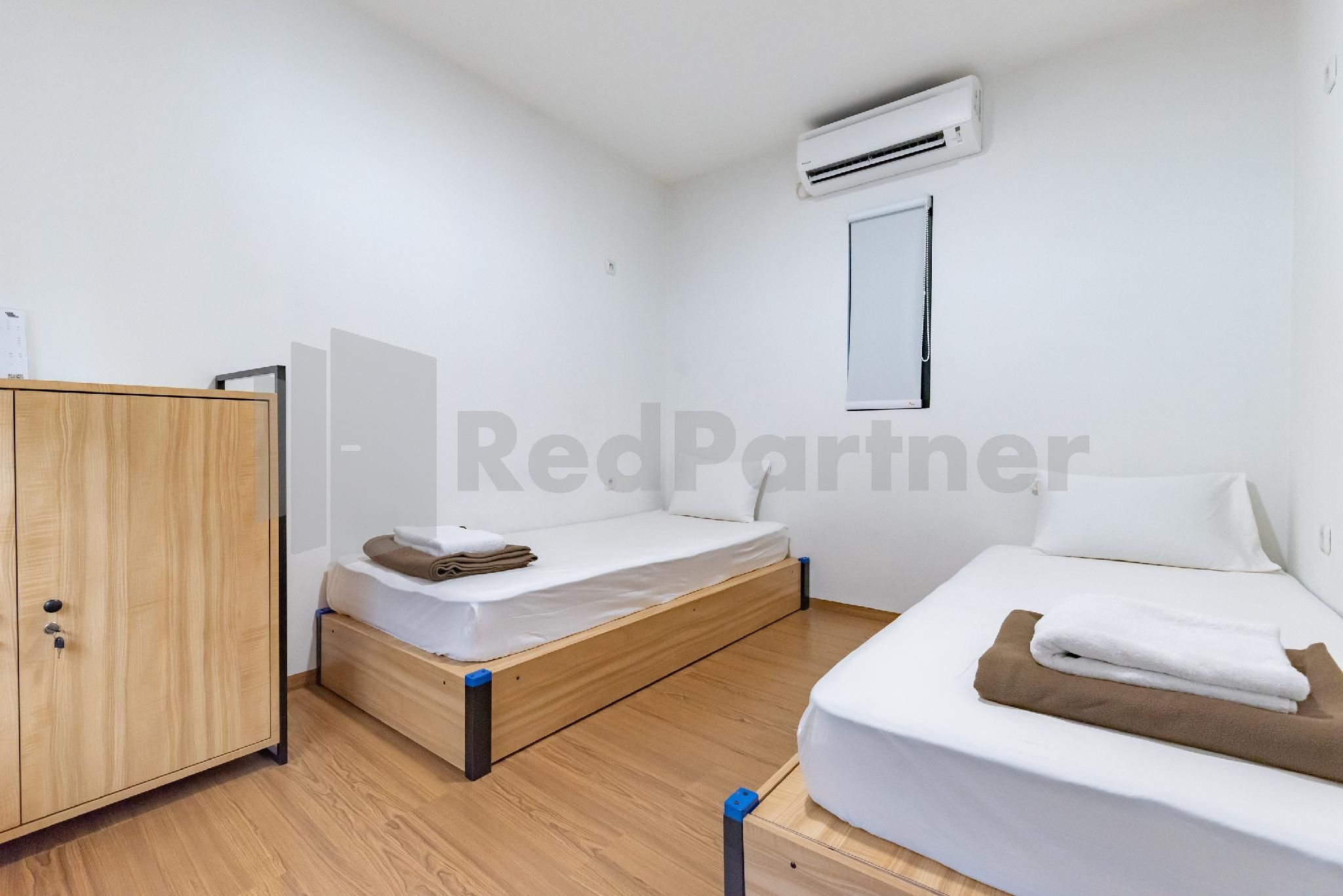 Twin Room with Shared Bathroom