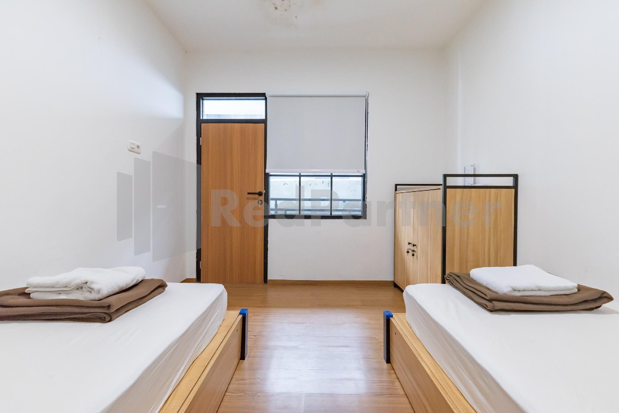 Twin Room with Shared Bathroom
