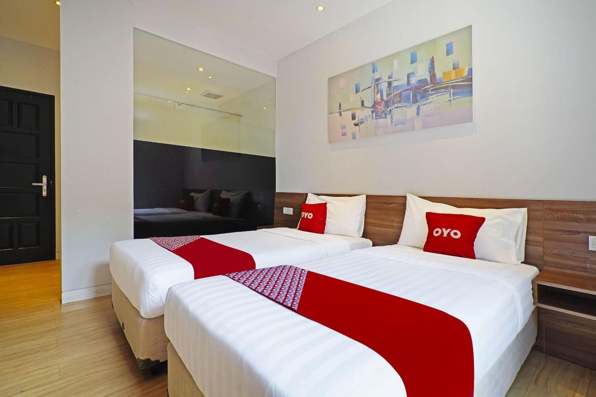 OYO 94729 Regia Dago Economy Twin Room 2