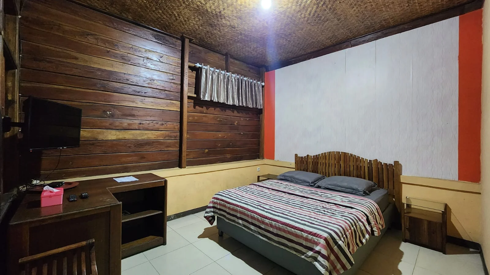 Semi Double Room
