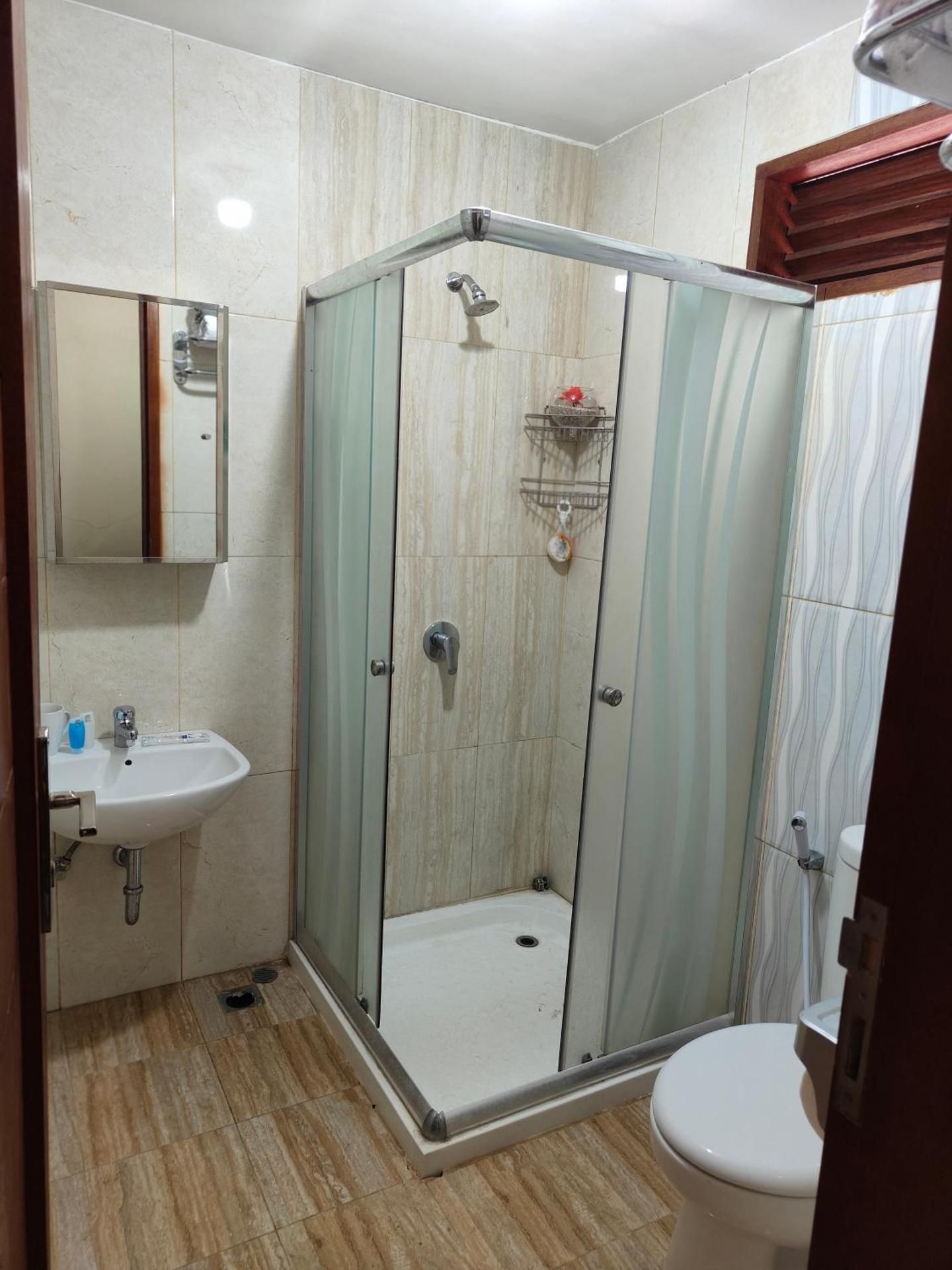 Deluxe Room (2 Adults + 1 Child)