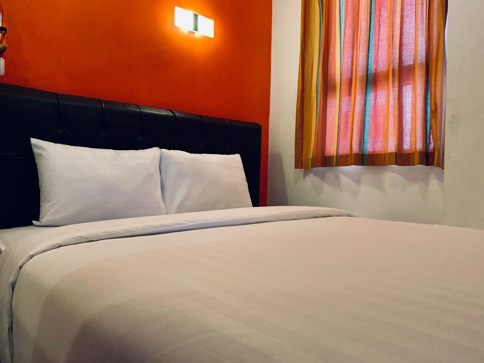 Deluxe Room (2 Adults + 1 Child)