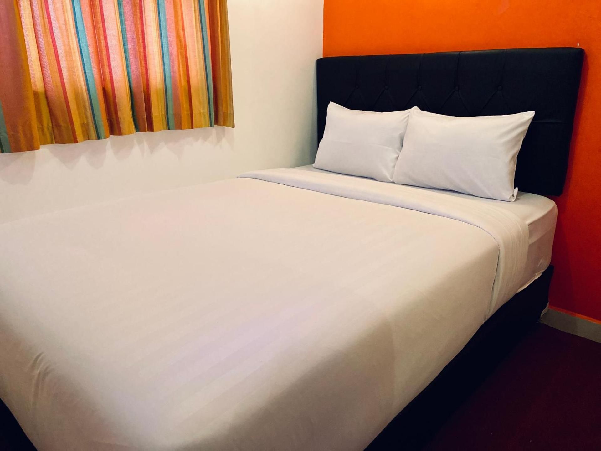 Deluxe Room (2 Adults + 1 Child)