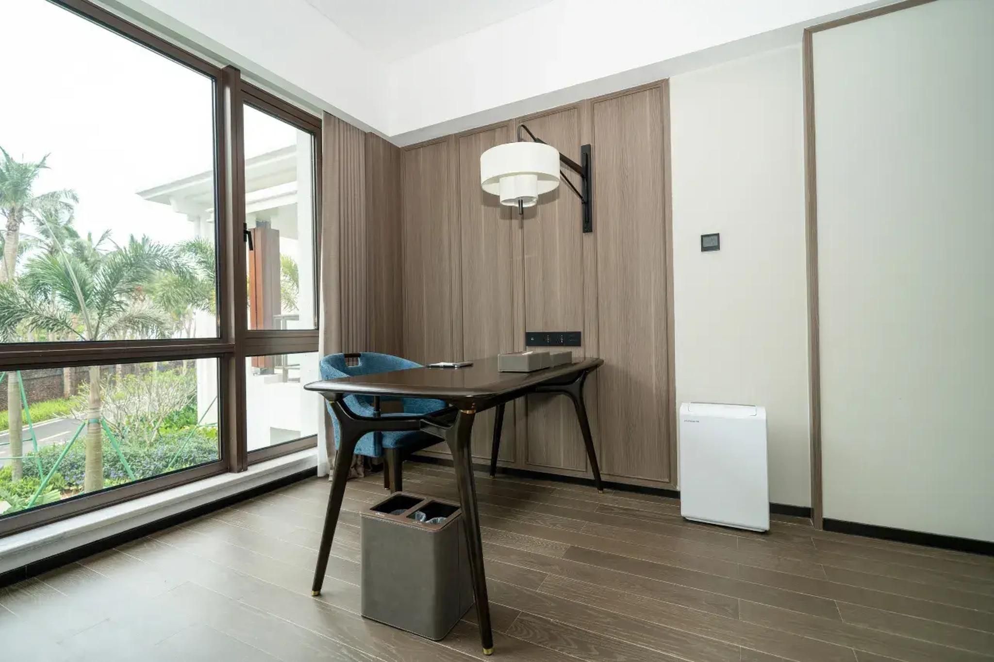 Comfort Queen Room