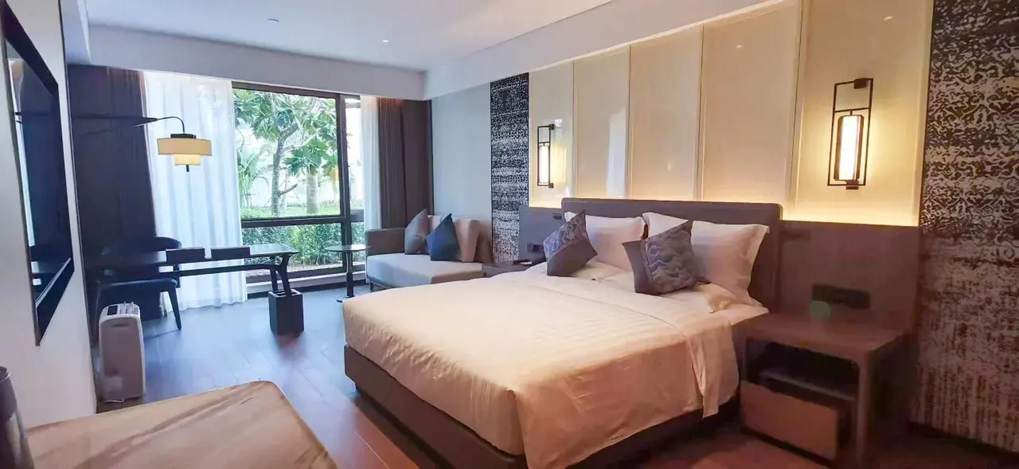 Comfort Queen Room