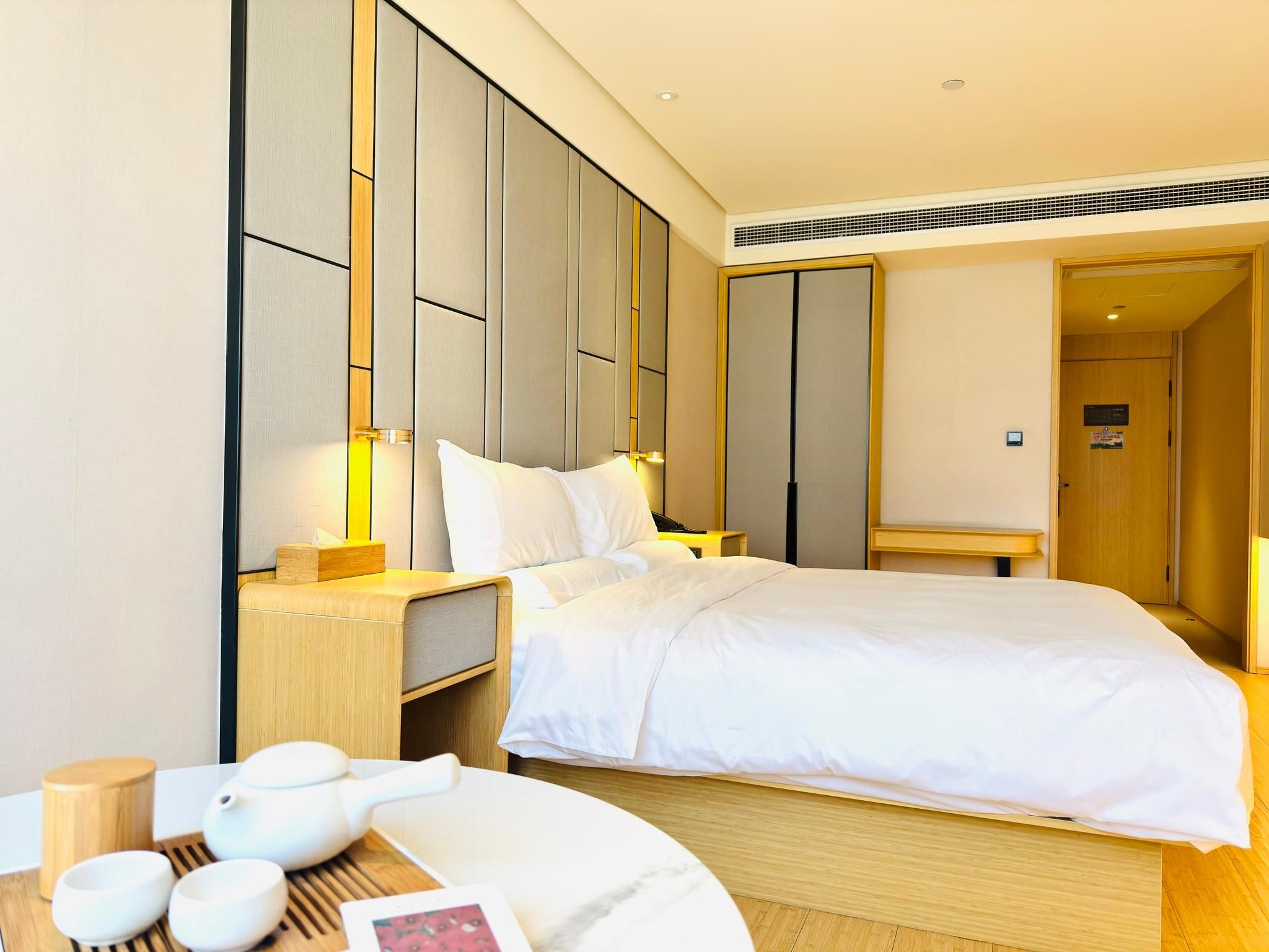 Business Queen Bed Room
