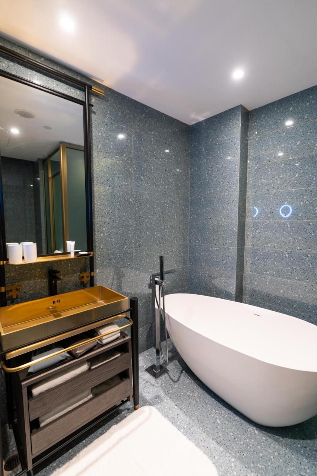 Deluxe Double Room with Bath
