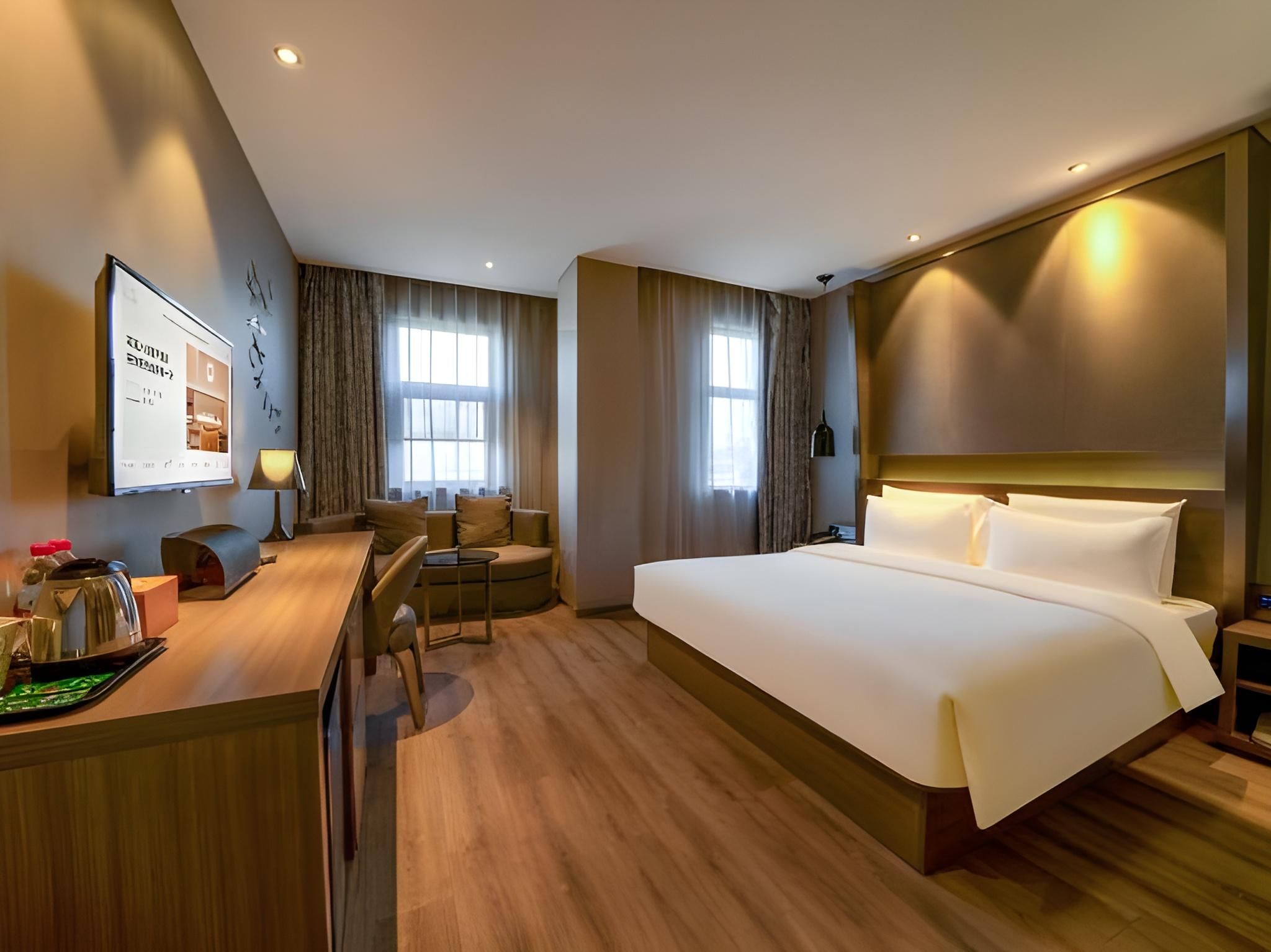 Business Queen Room