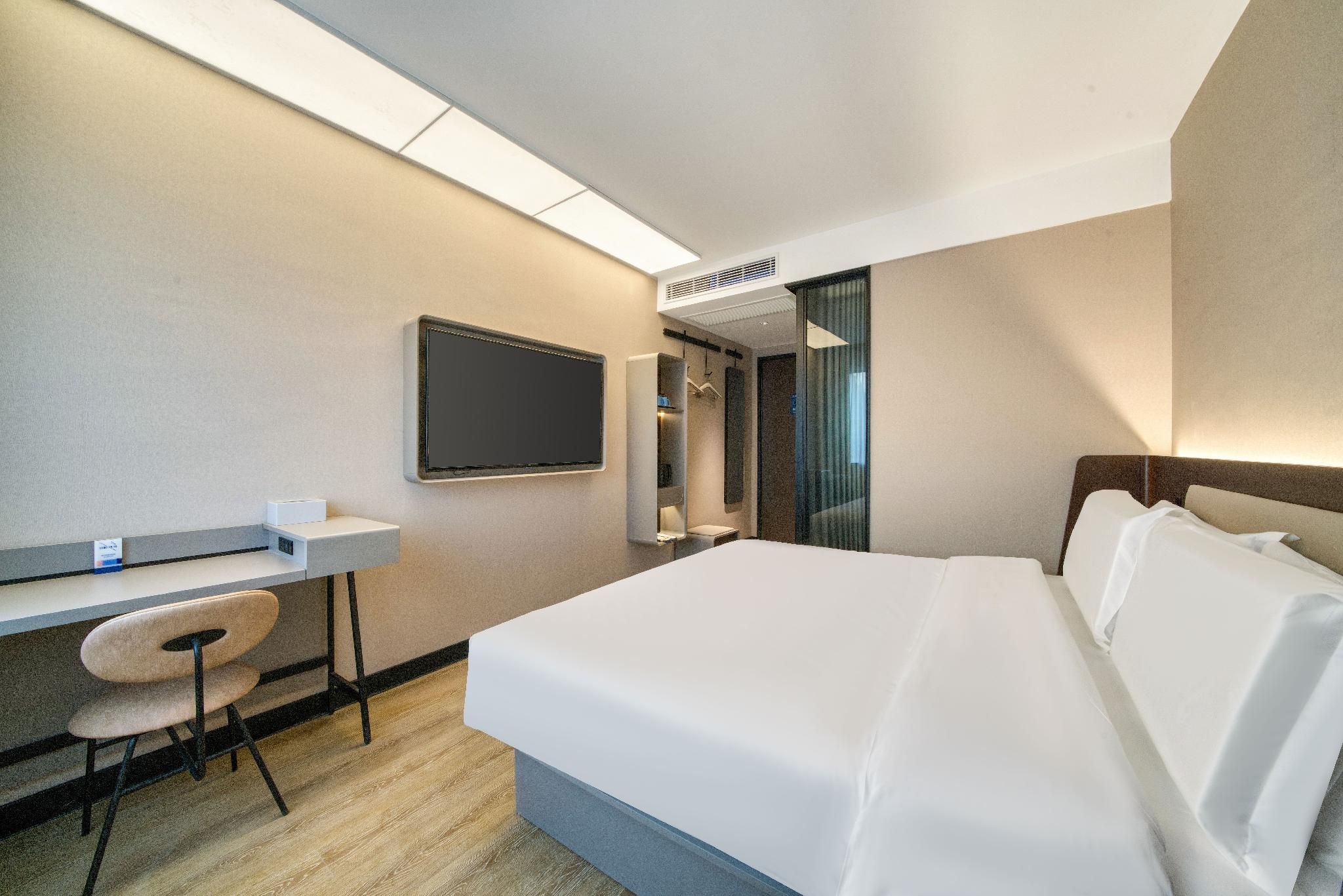 Business Queen Bed Room