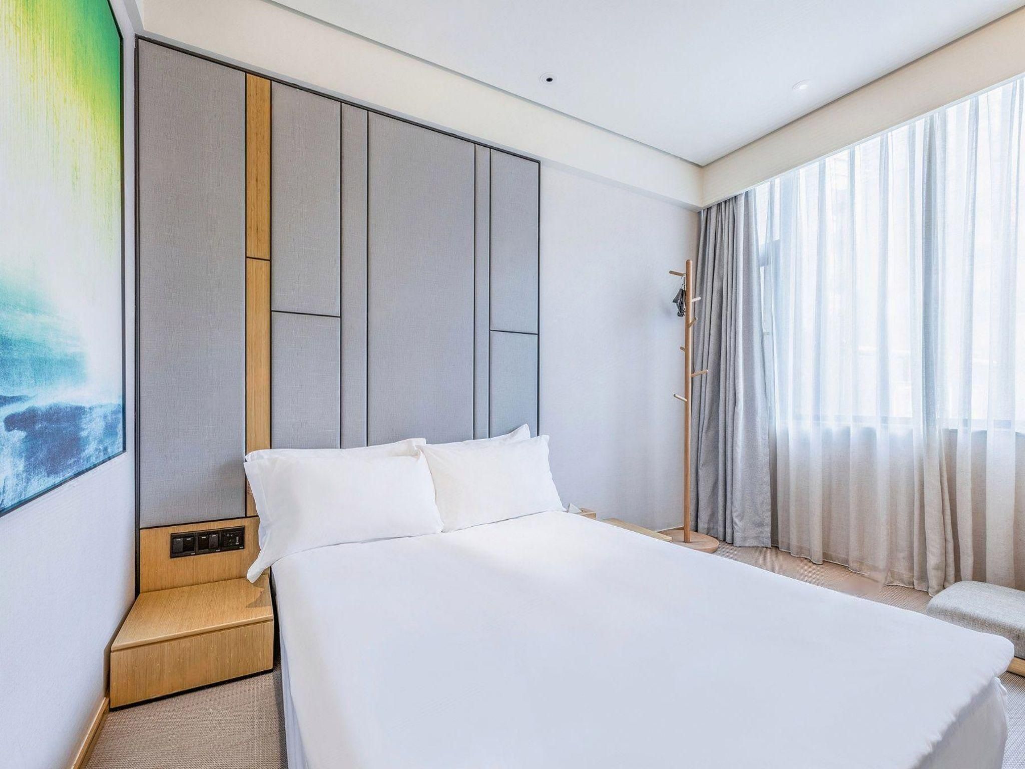 Queen Room A
