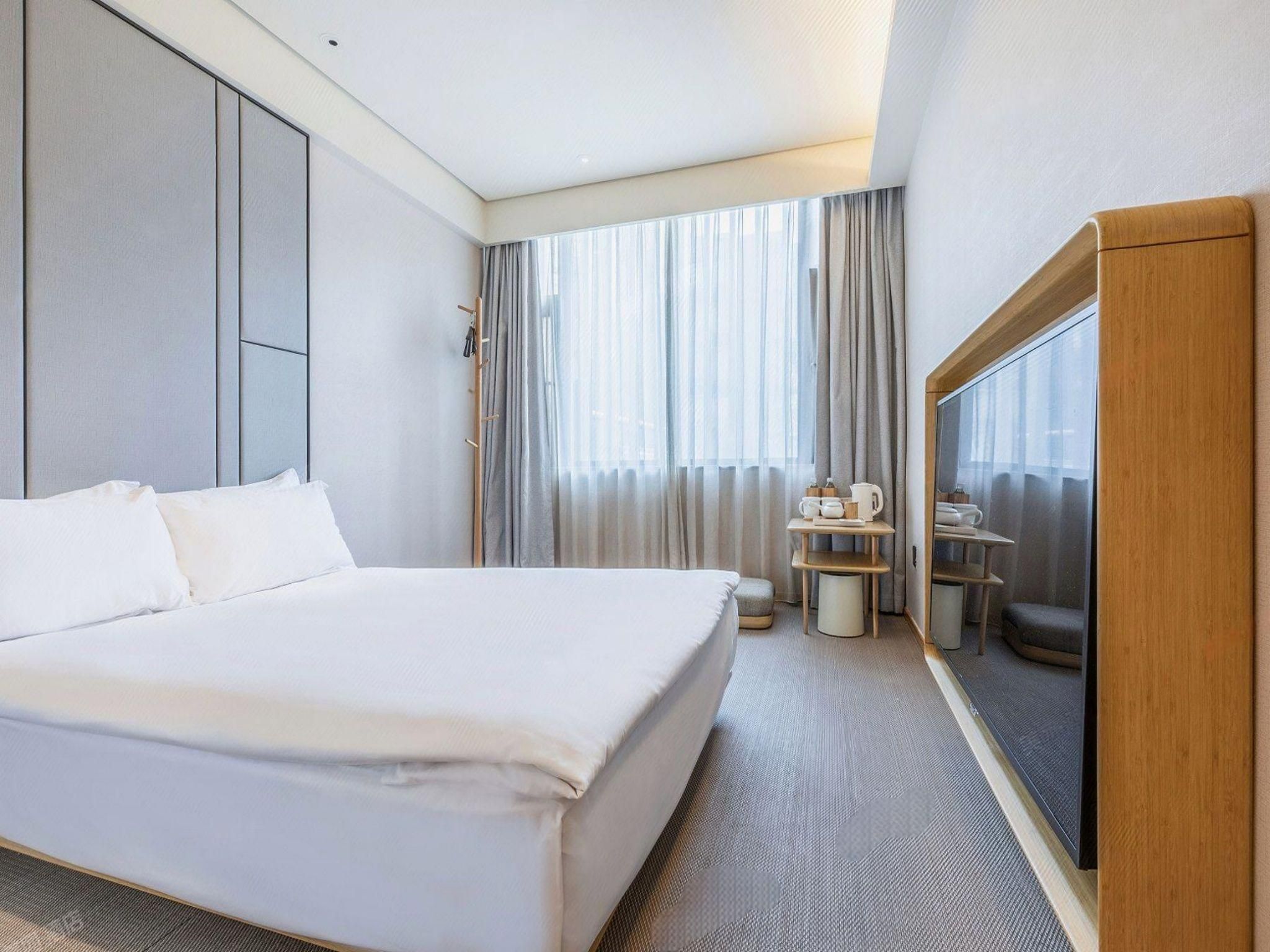 Queen Room A