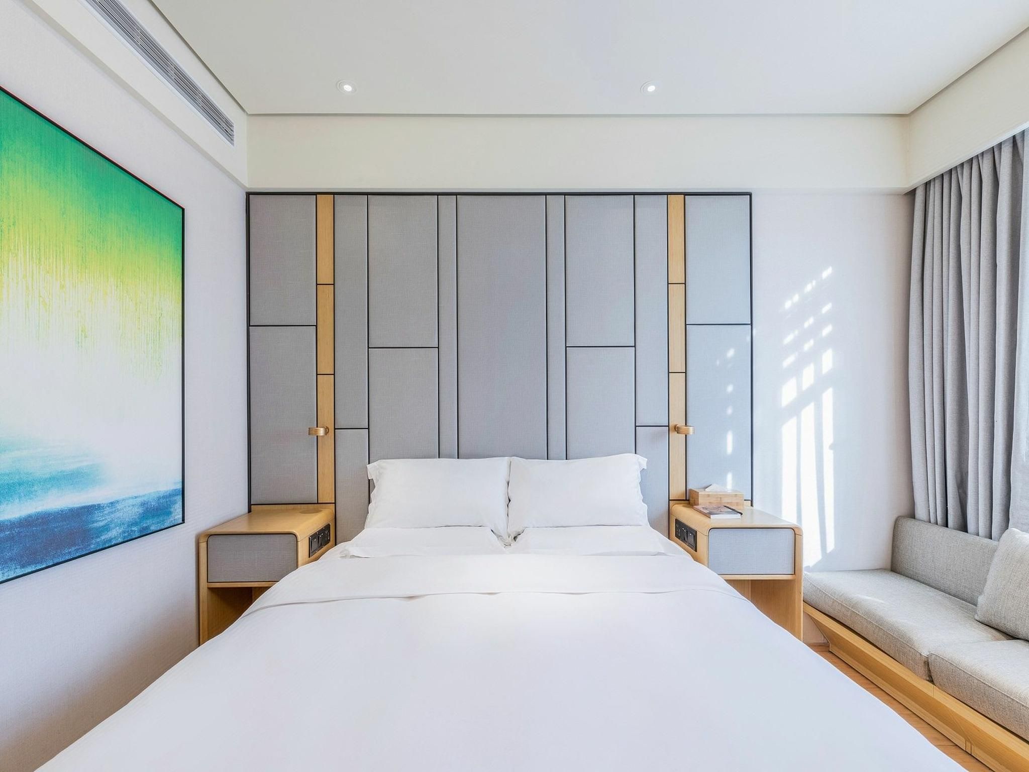 Business Queen Bed Room
