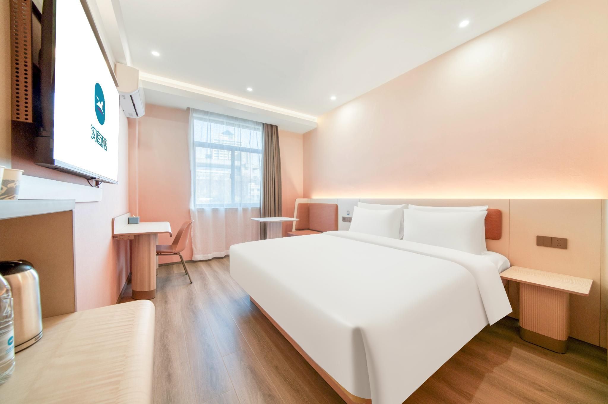 Business Queen Bed Room