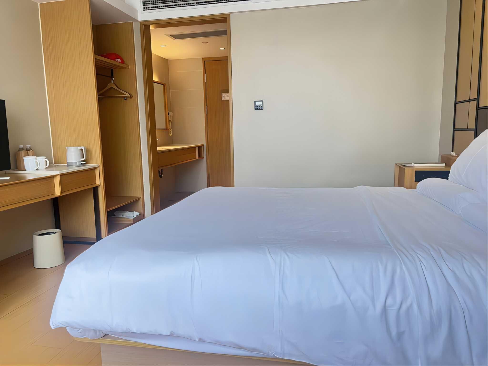 Business Queen Bed Room