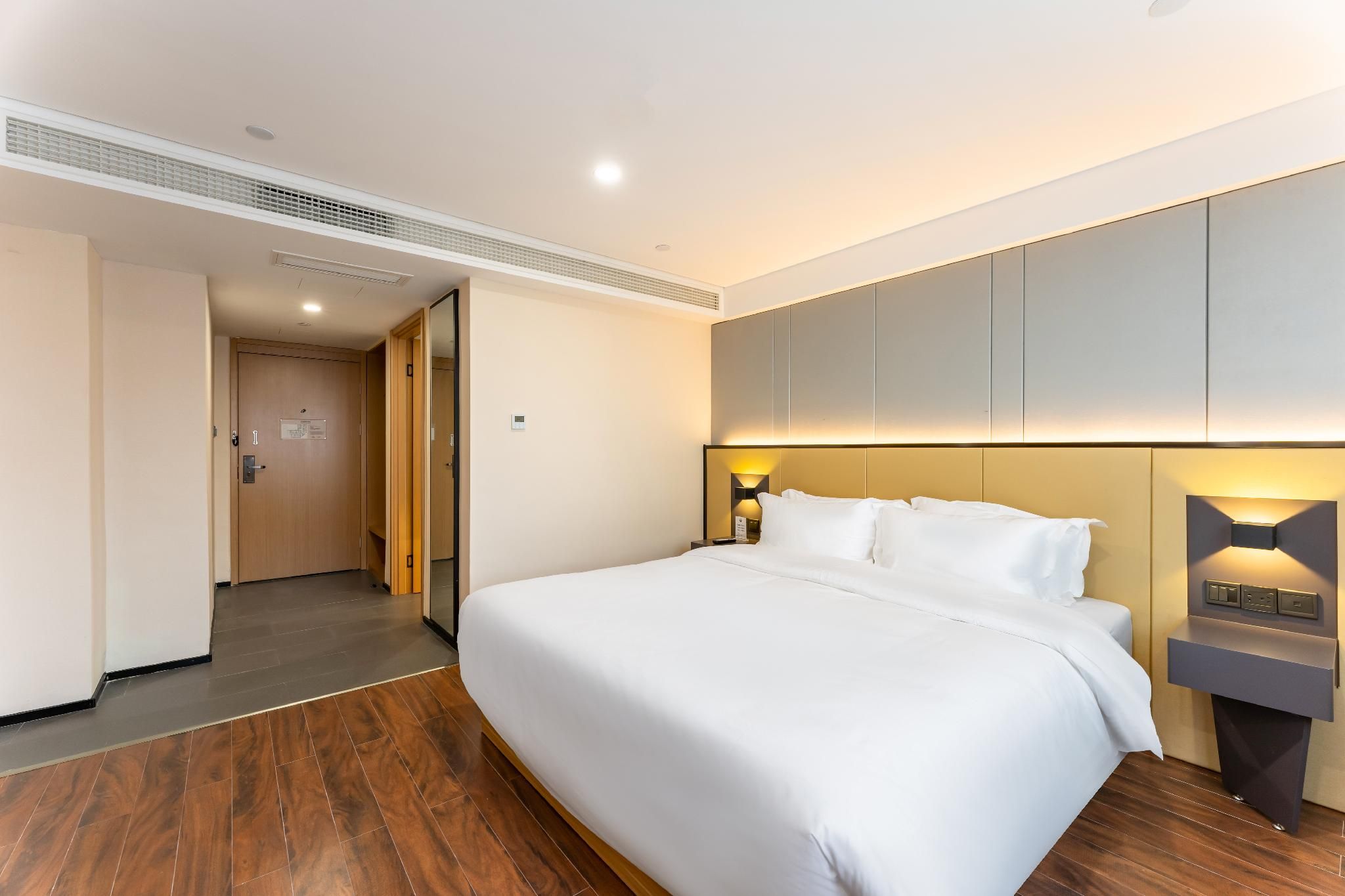 Business Queen Bed Room