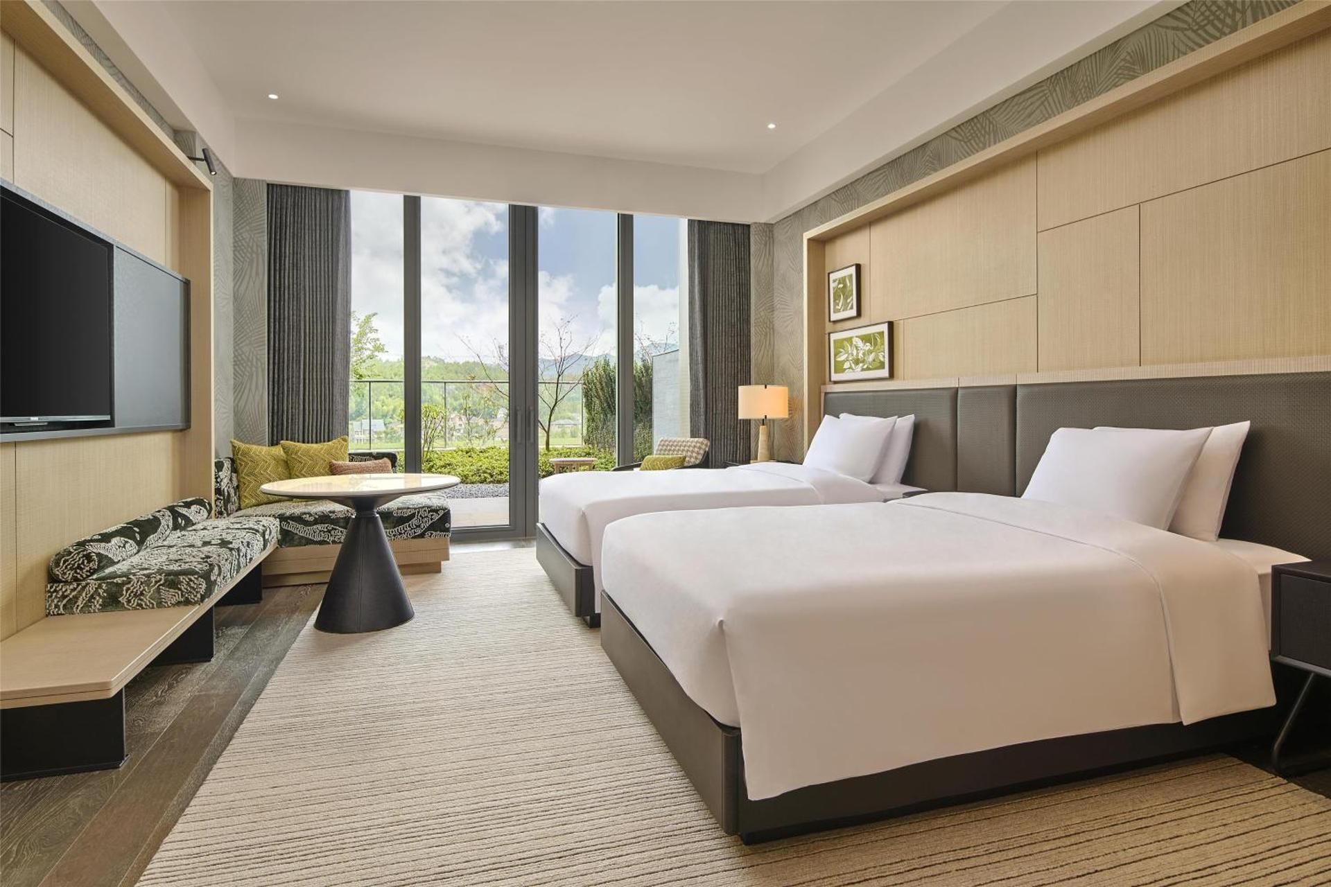 Deluxe Twin Room with Courtyard