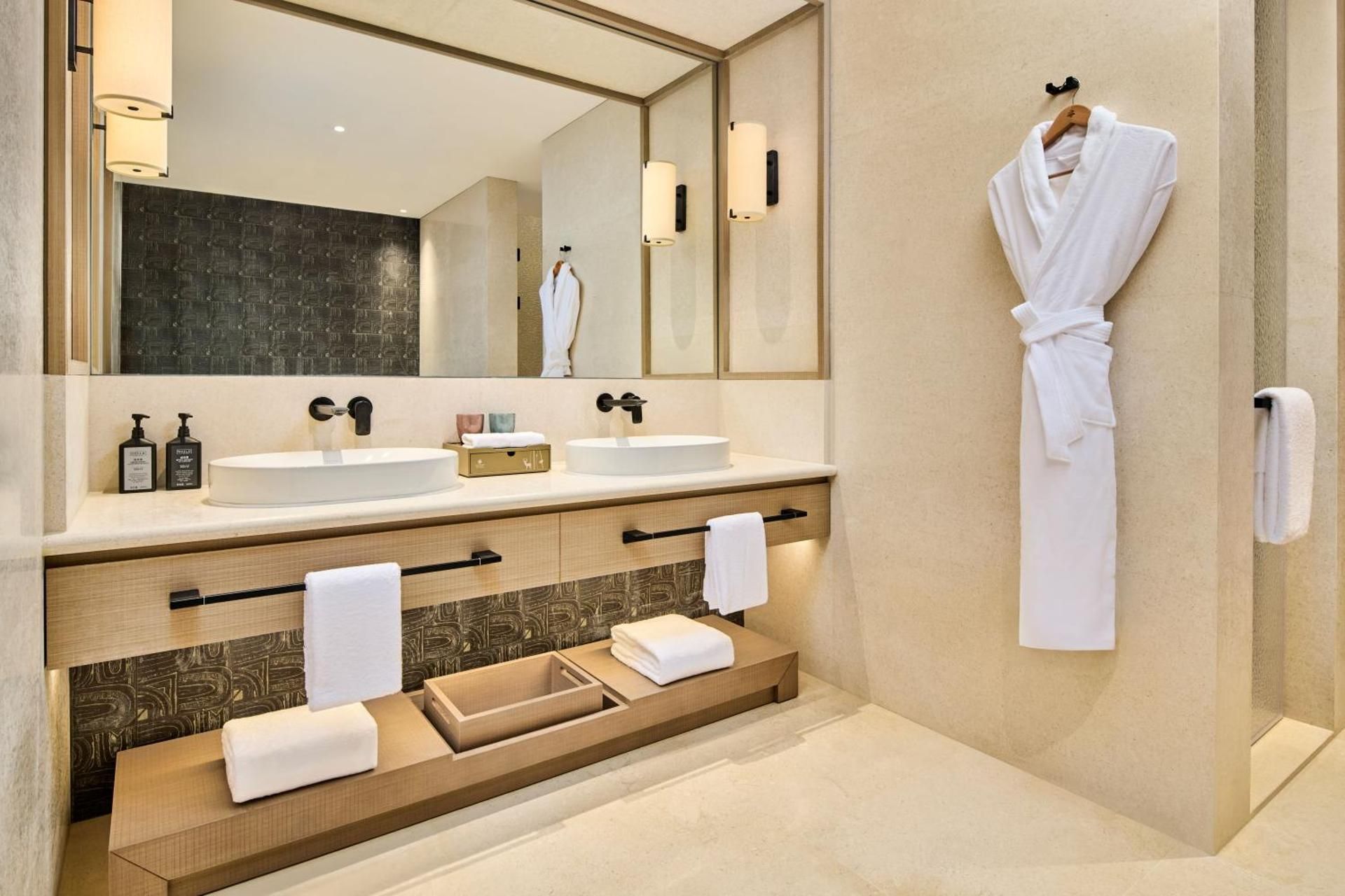 Premium King Suite with Bath Tub