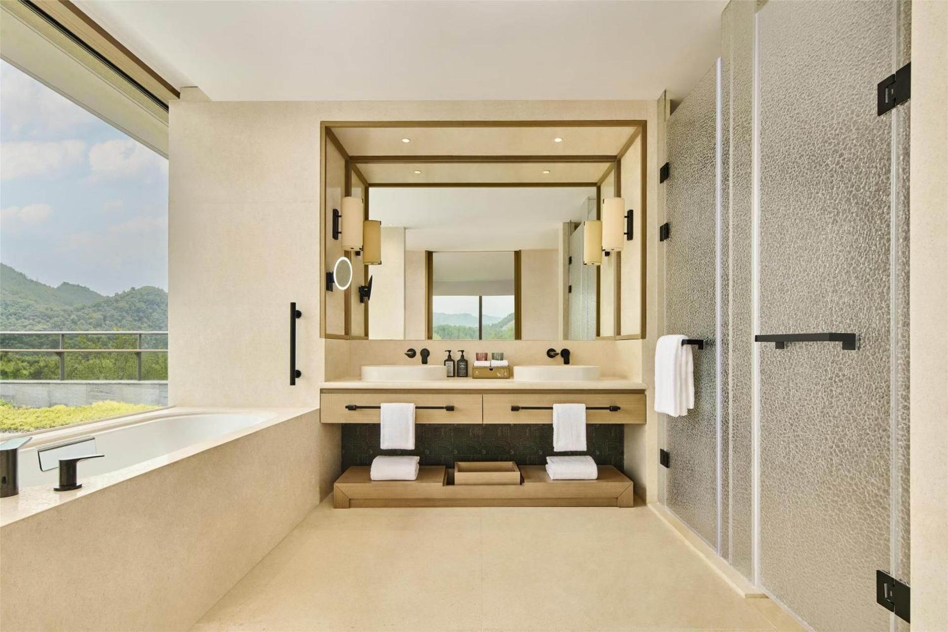 King Deluxe Suite