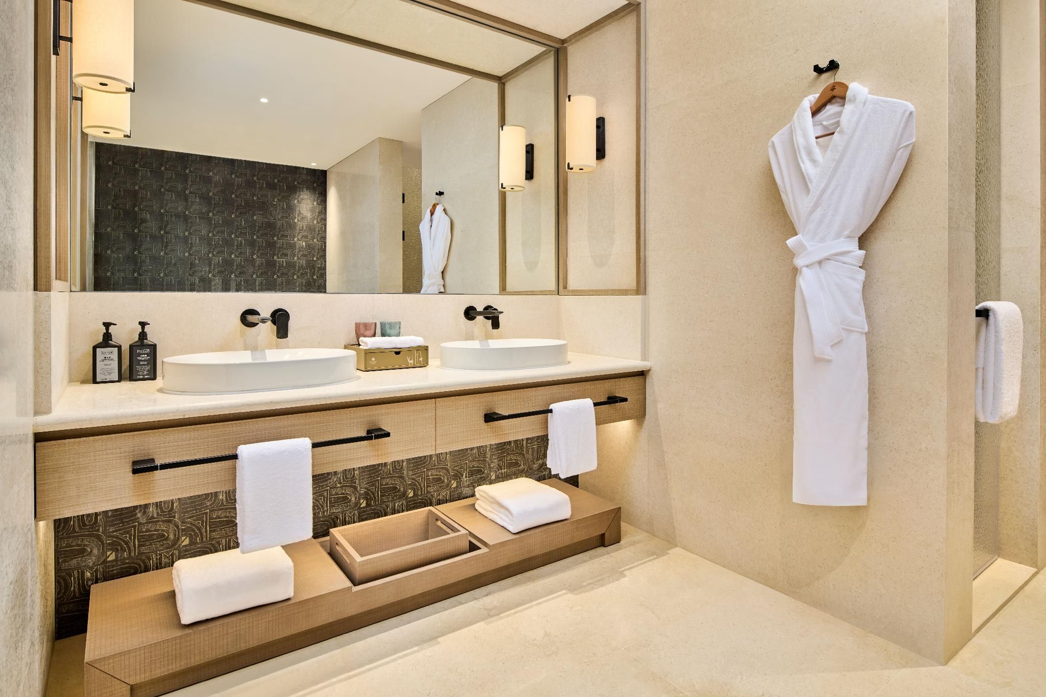 King Premium Suite With Soaking Tub