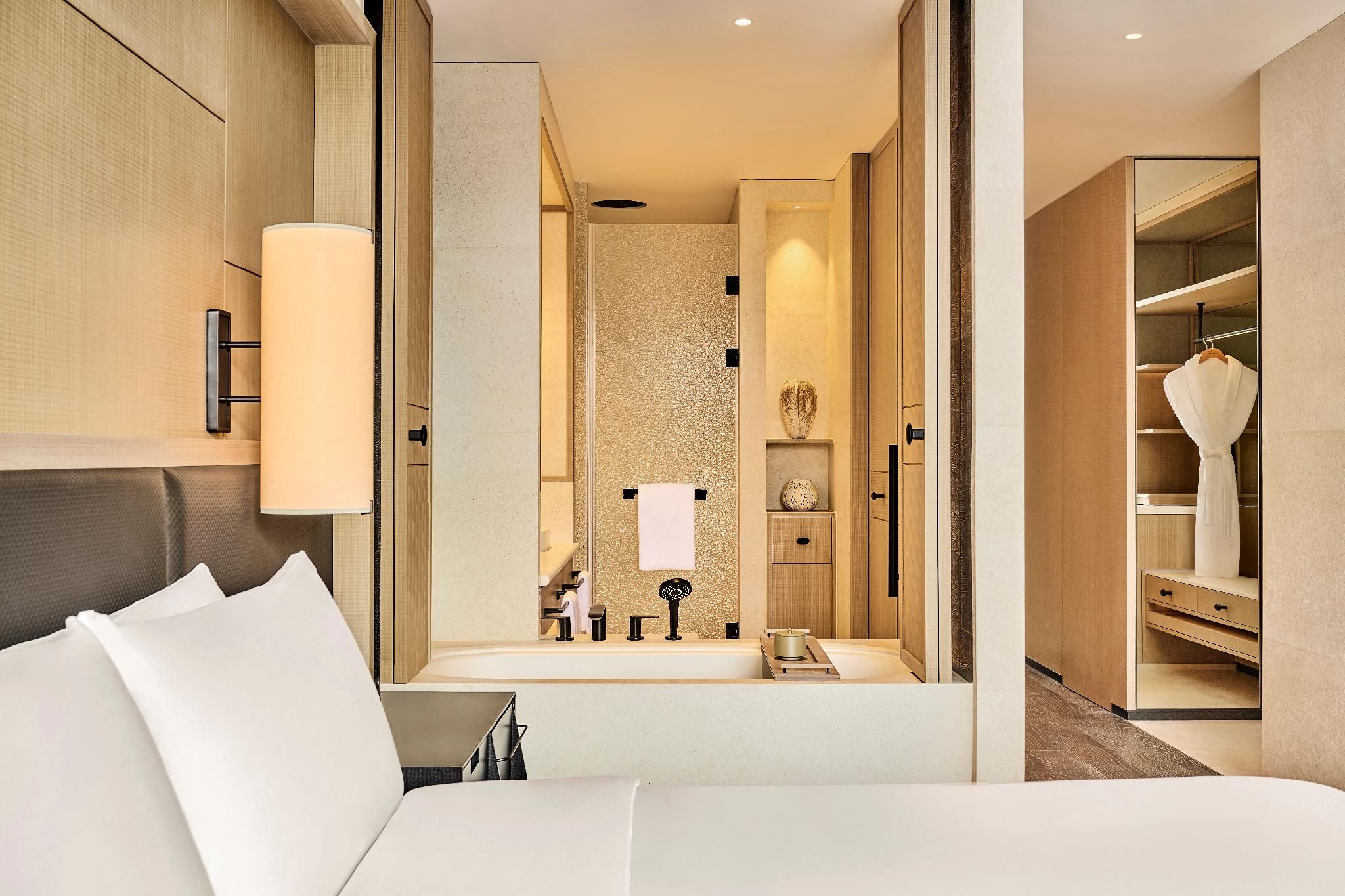 King Deluxe Room With Courtyard