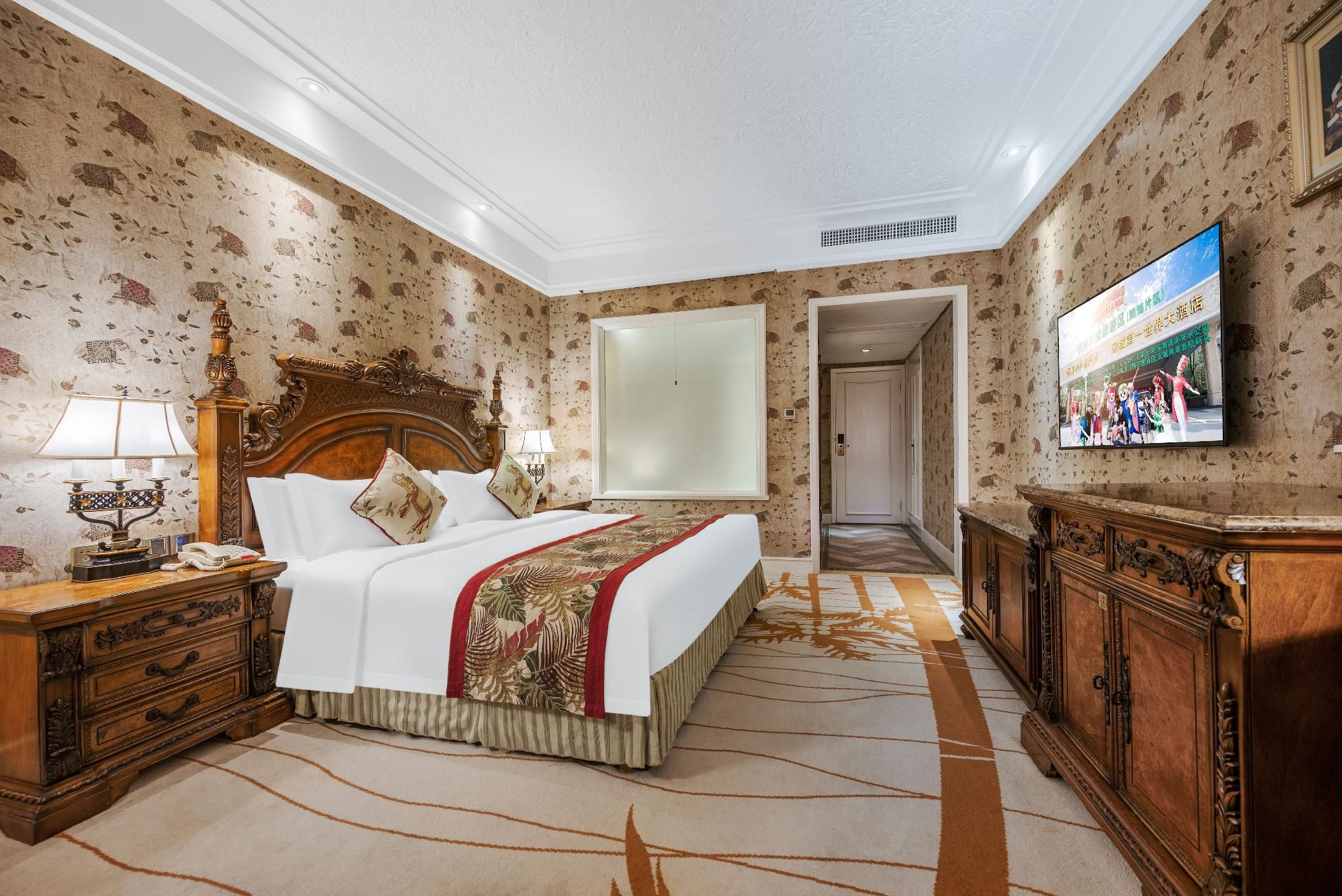 Deluxe Queen Room