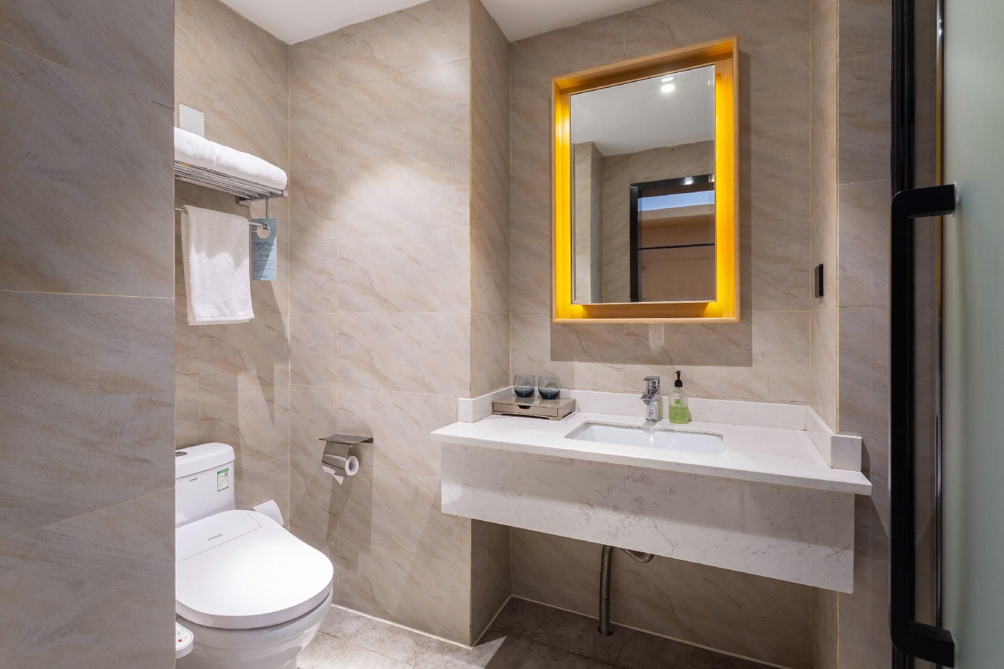 Huazhu - Business Twin Room