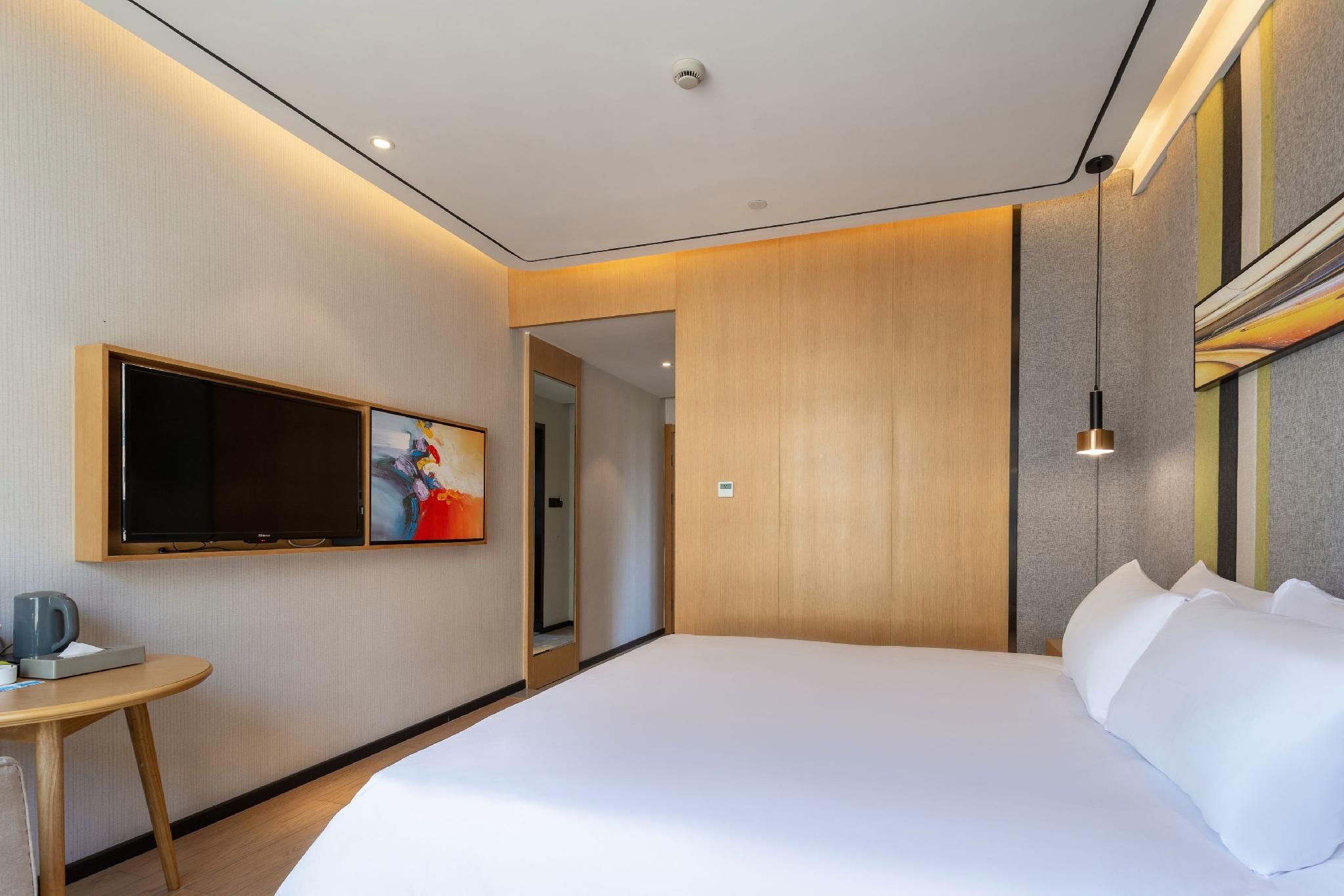Huazhu - Superior BedRoom