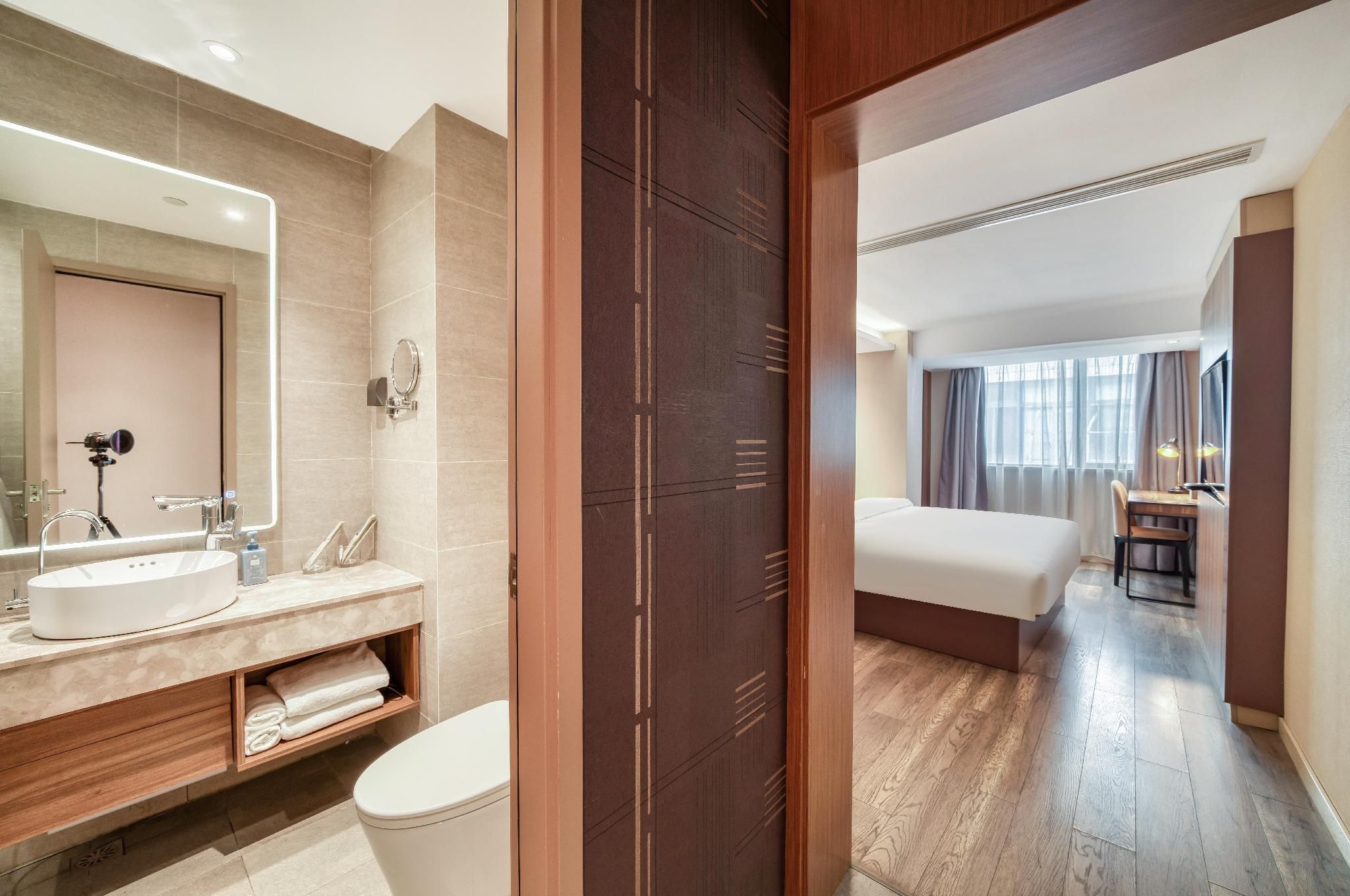 Huazhu - Family Room