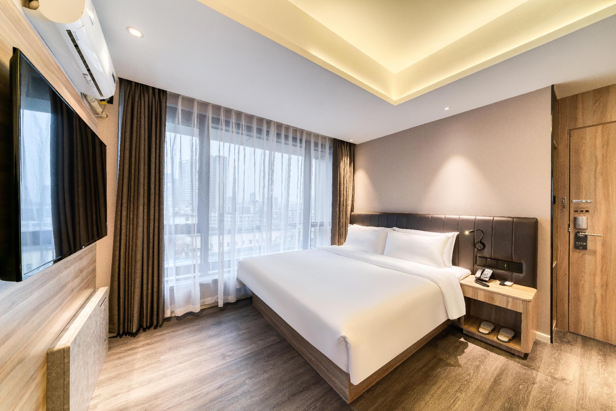 Business Queen Bed Room