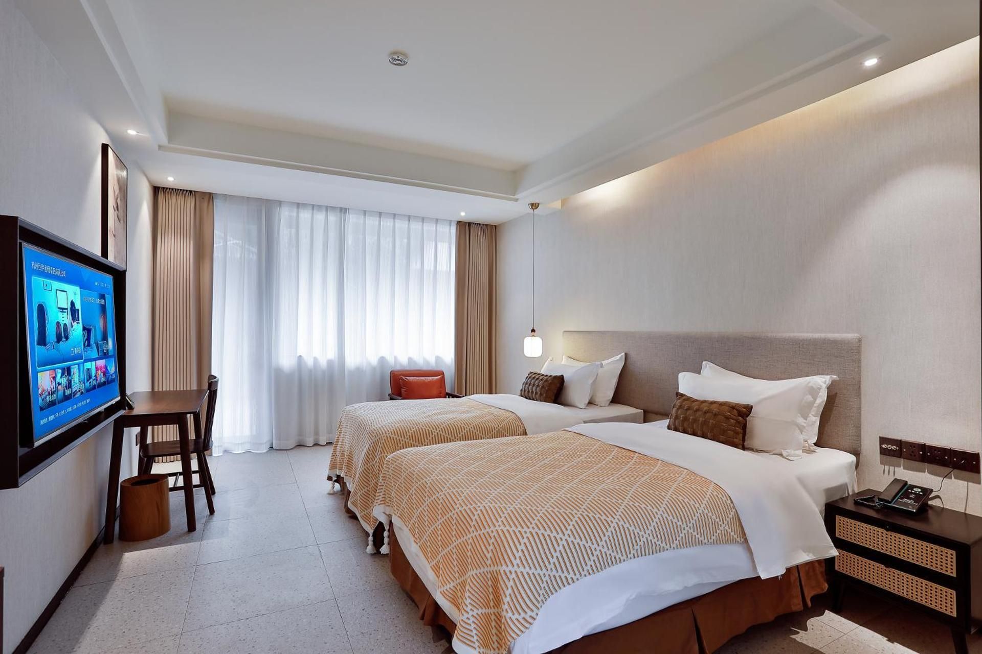 Deluxe Twin Bed