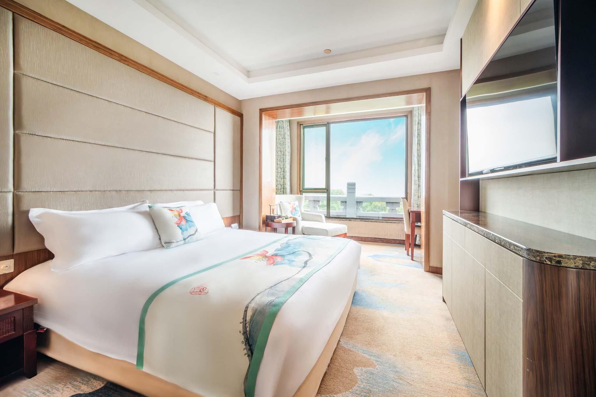 Mountain View King Room